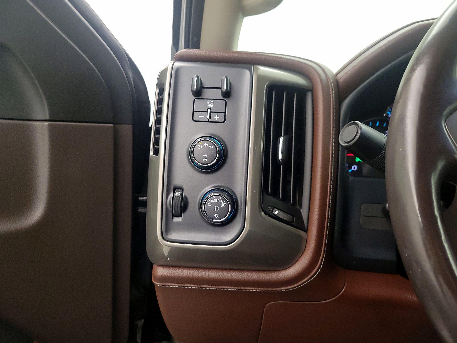 Thumbnail: 2017 Chevrolet Silverado 2500 - 13