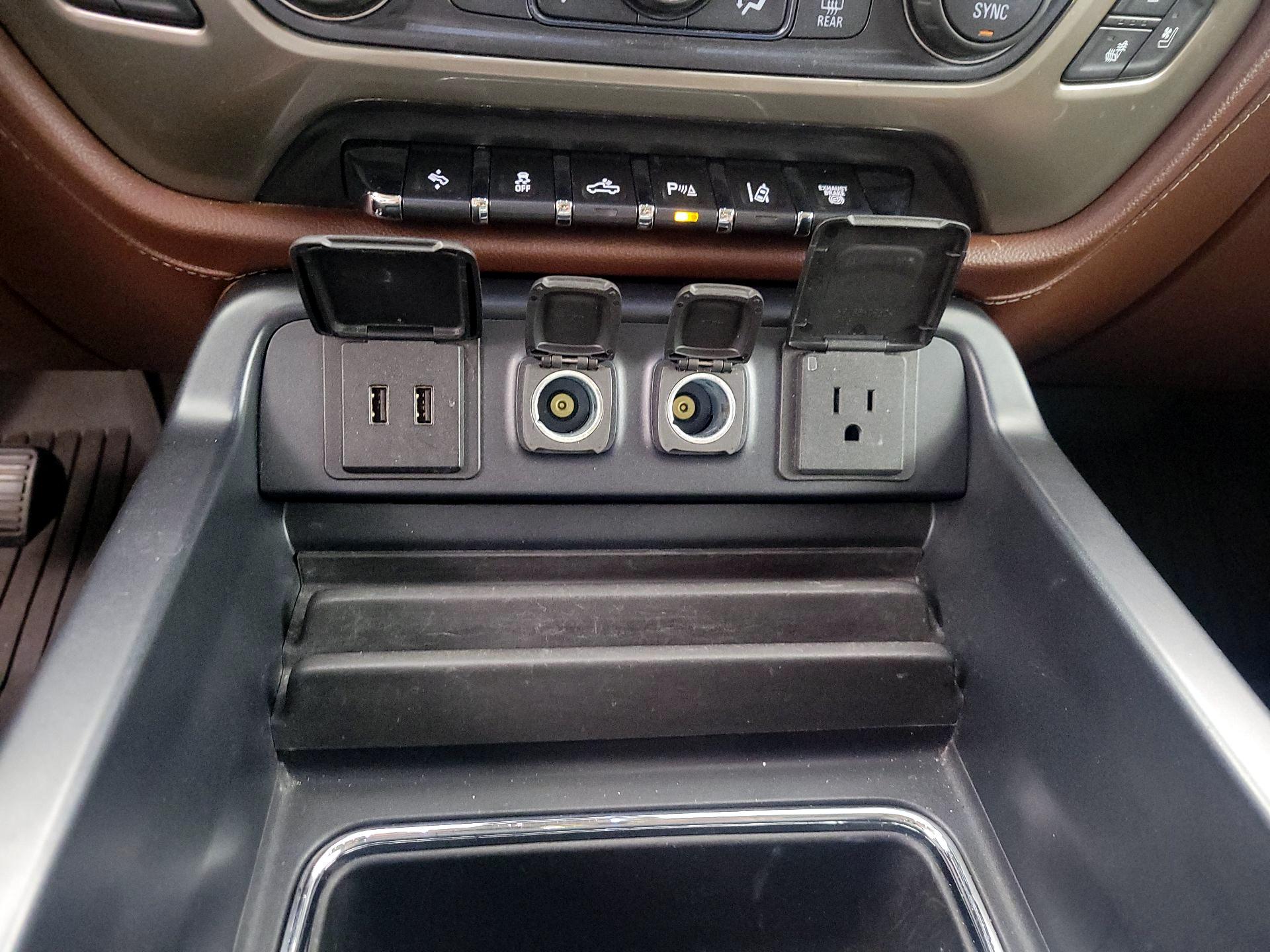 Thumbnail: 2017 Chevrolet Silverado 2500 - 19