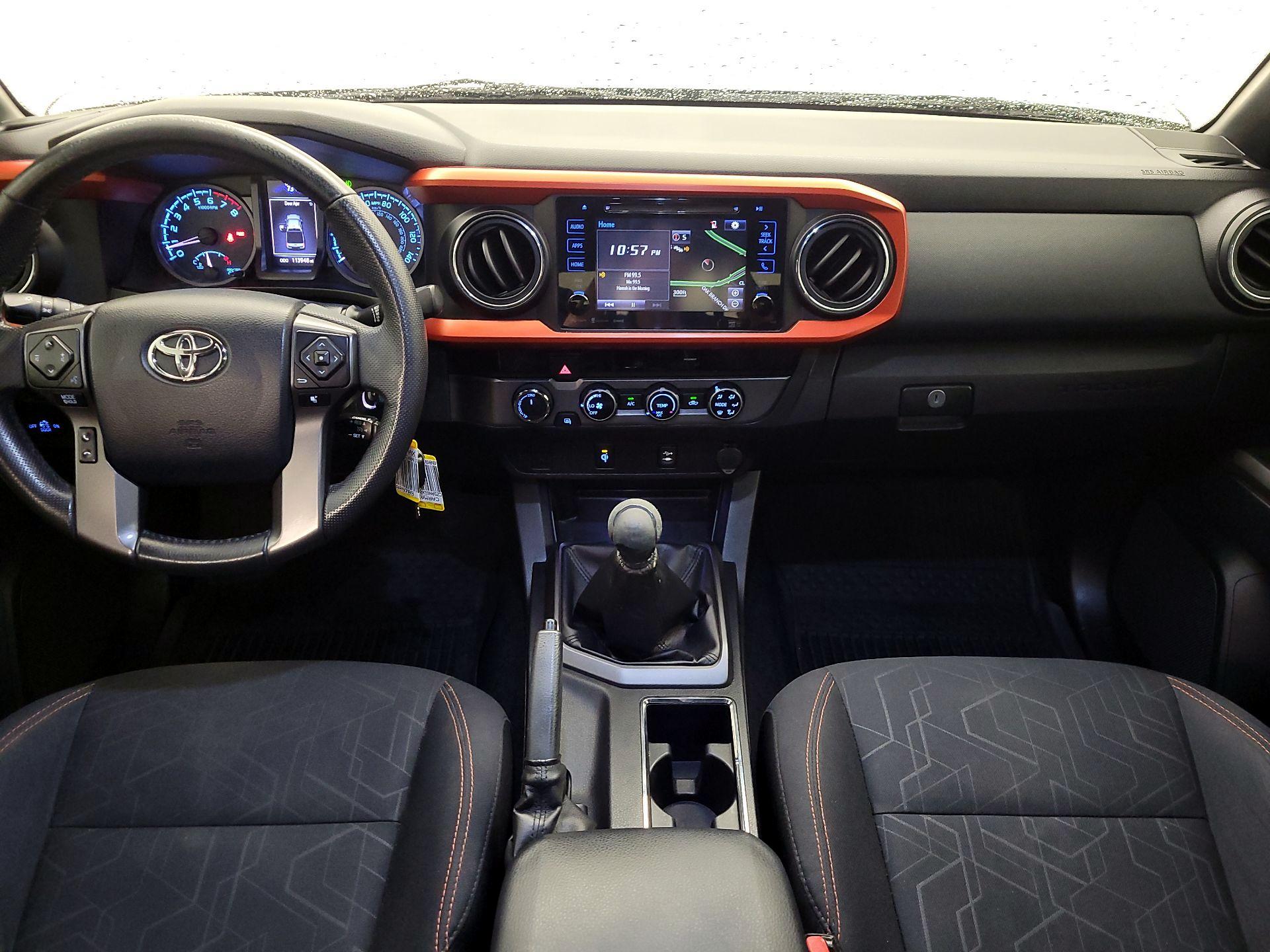 Thumbnail: 2016 Toyota Tacoma - 9