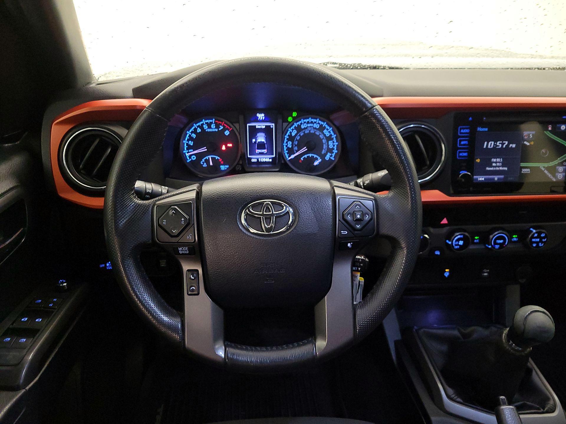 Thumbnail: 2016 Toyota Tacoma - 10