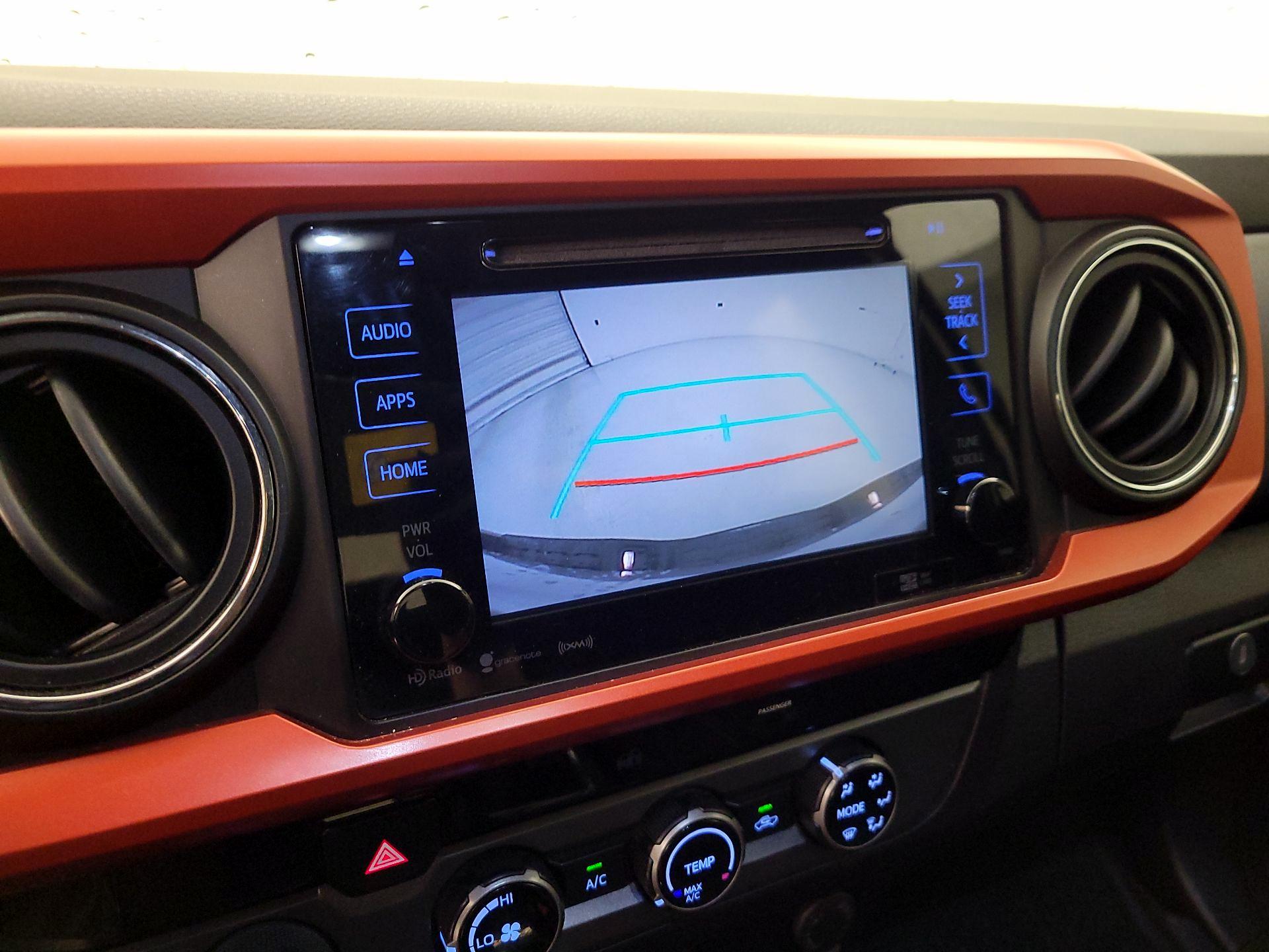 Thumbnail: 2016 Toyota Tacoma - 15