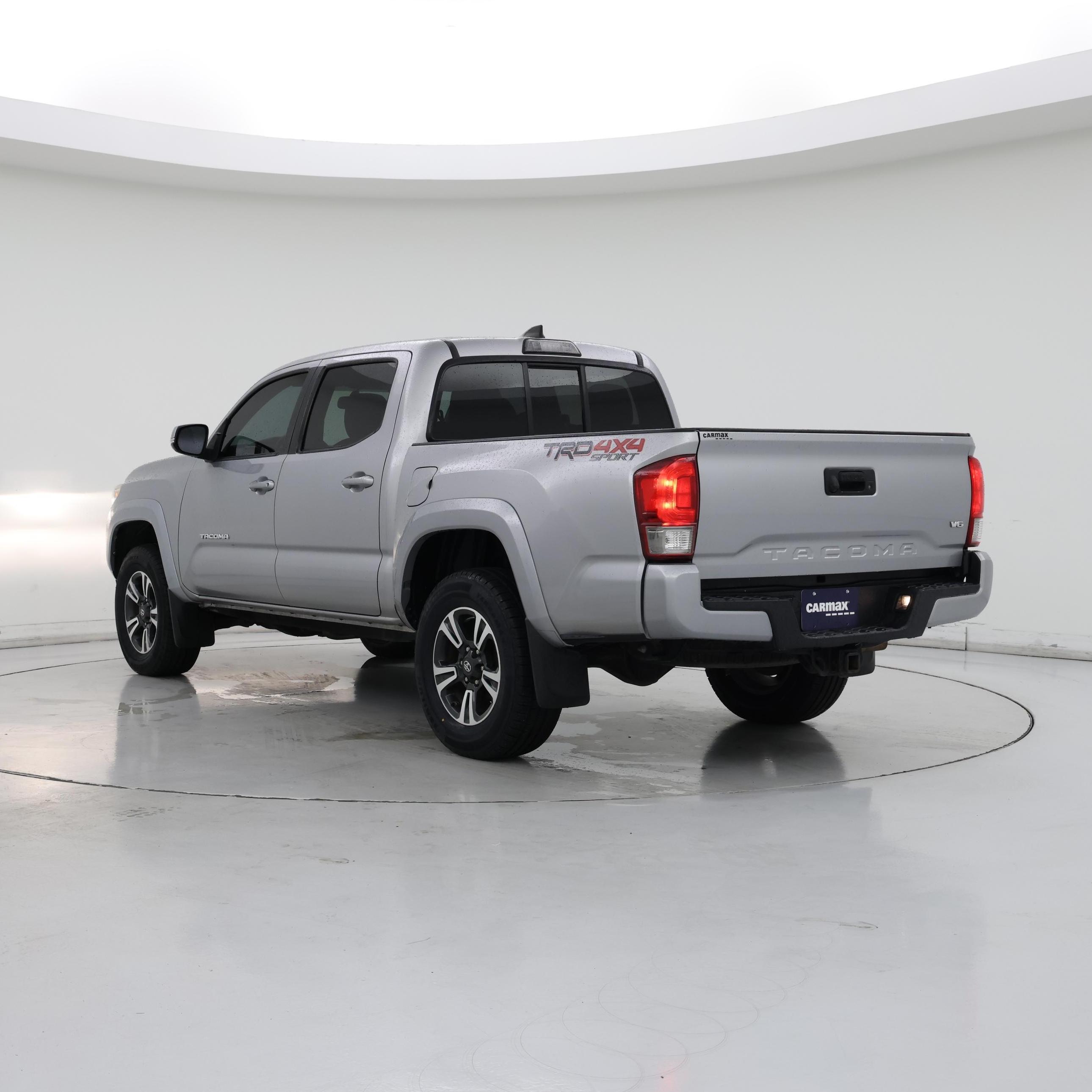 Thumbnail: 2016 Toyota Tacoma - 2