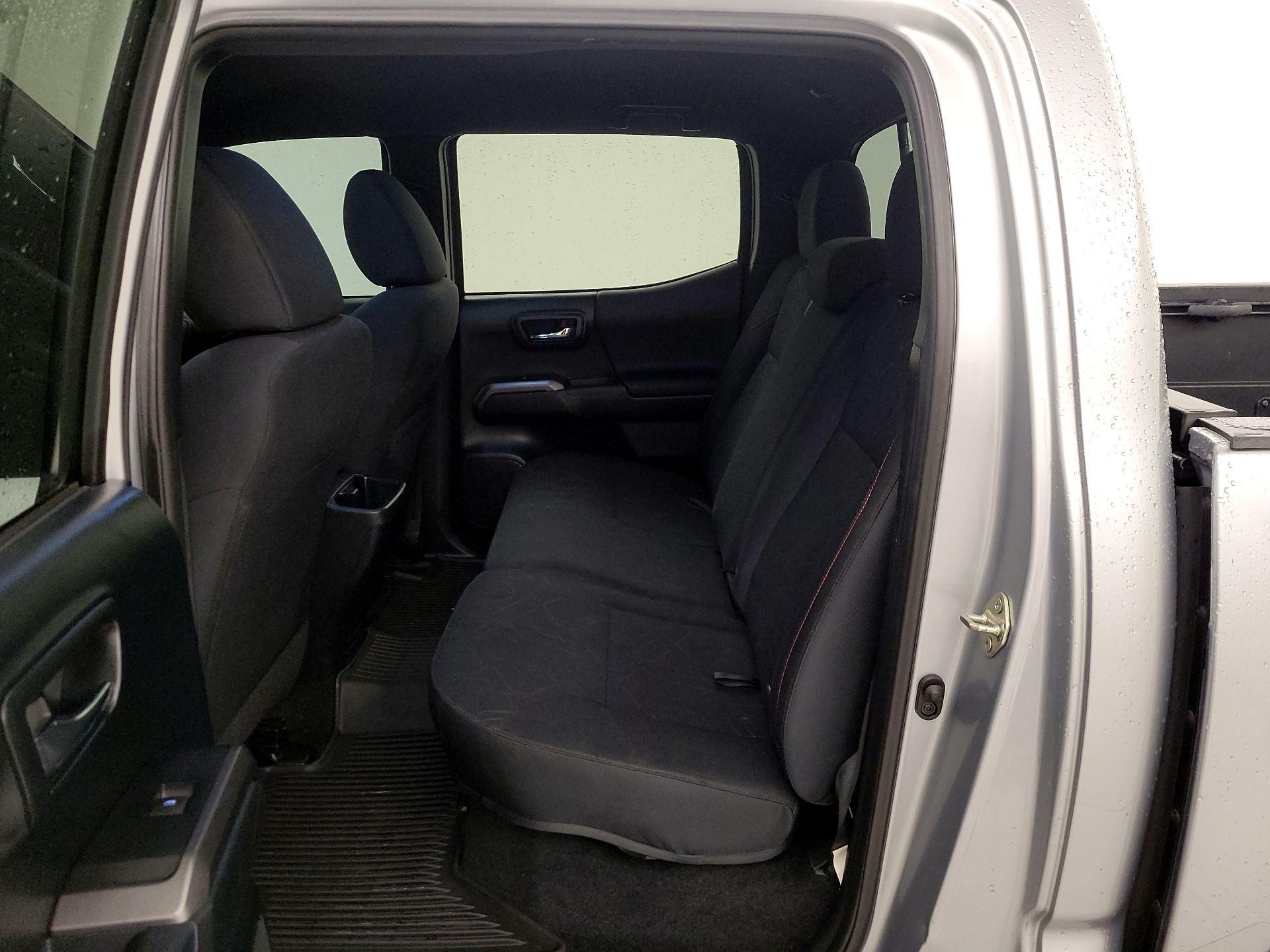 Thumbnail: 2016 Toyota Tacoma - 20