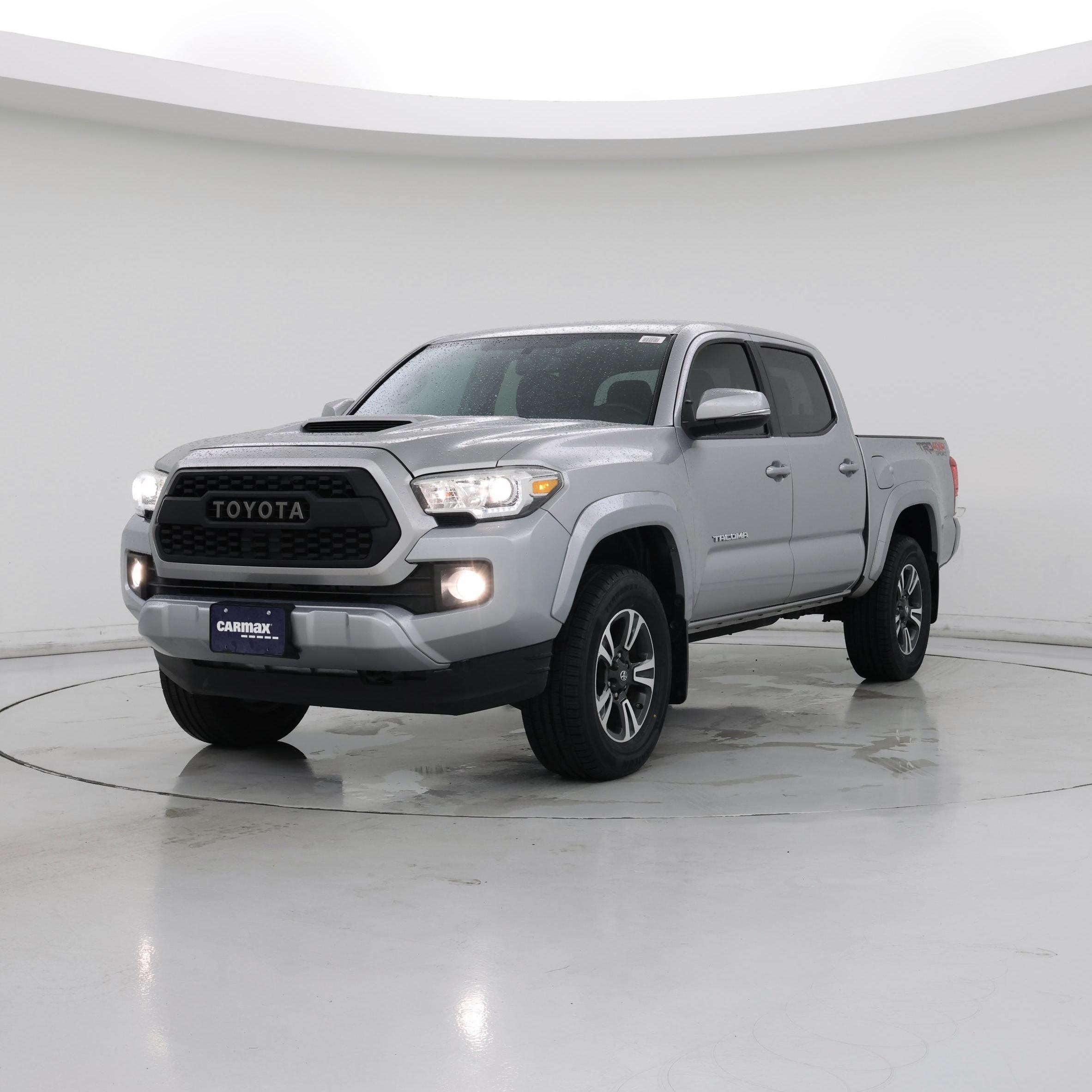 Thumbnail: 2016 Toyota Tacoma - 4