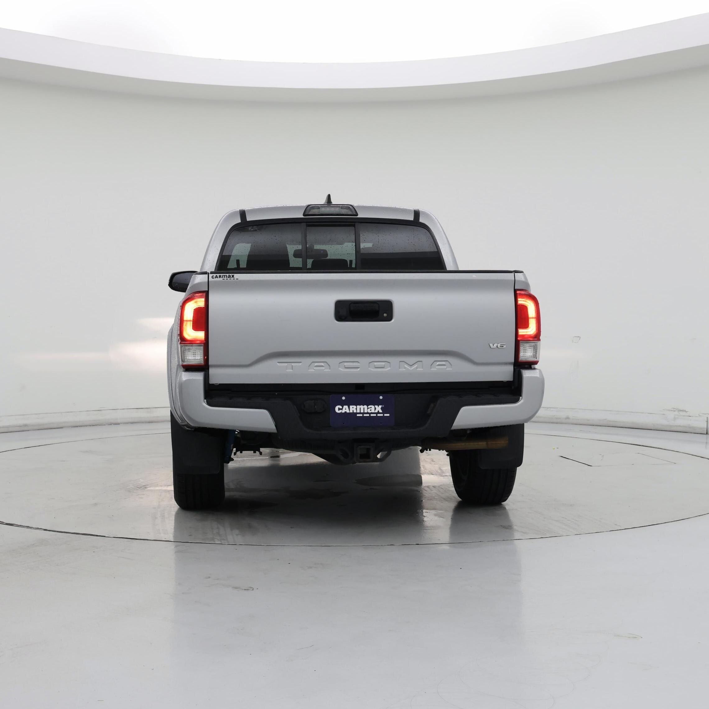 Thumbnail: 2016 Toyota Tacoma - 6