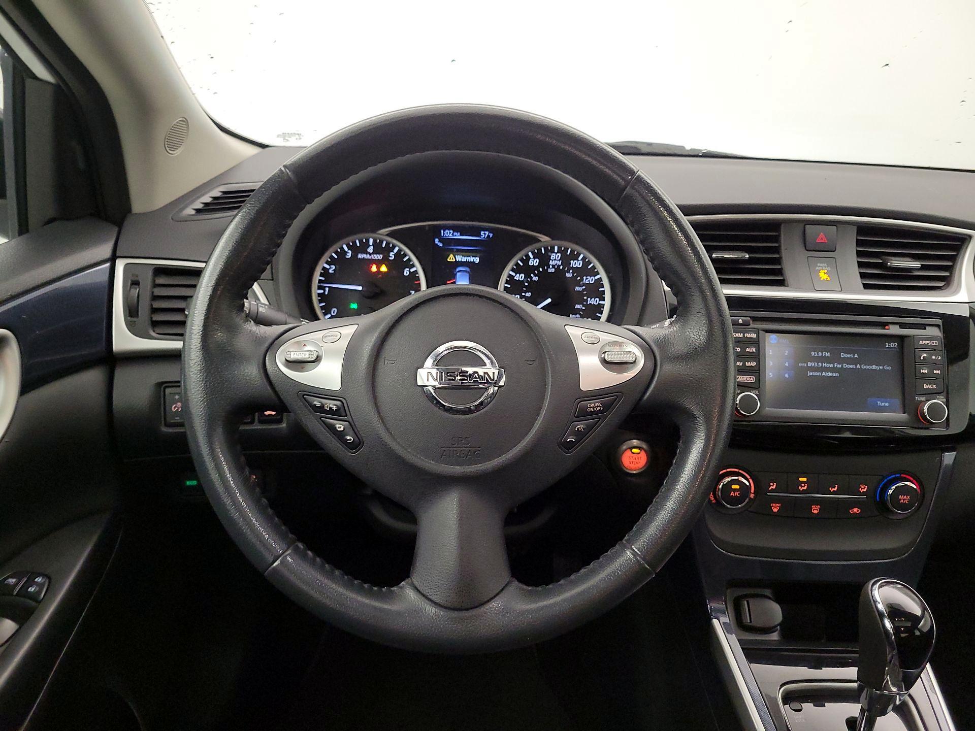 Thumbnail: 2017 Nissan Sentra - 10