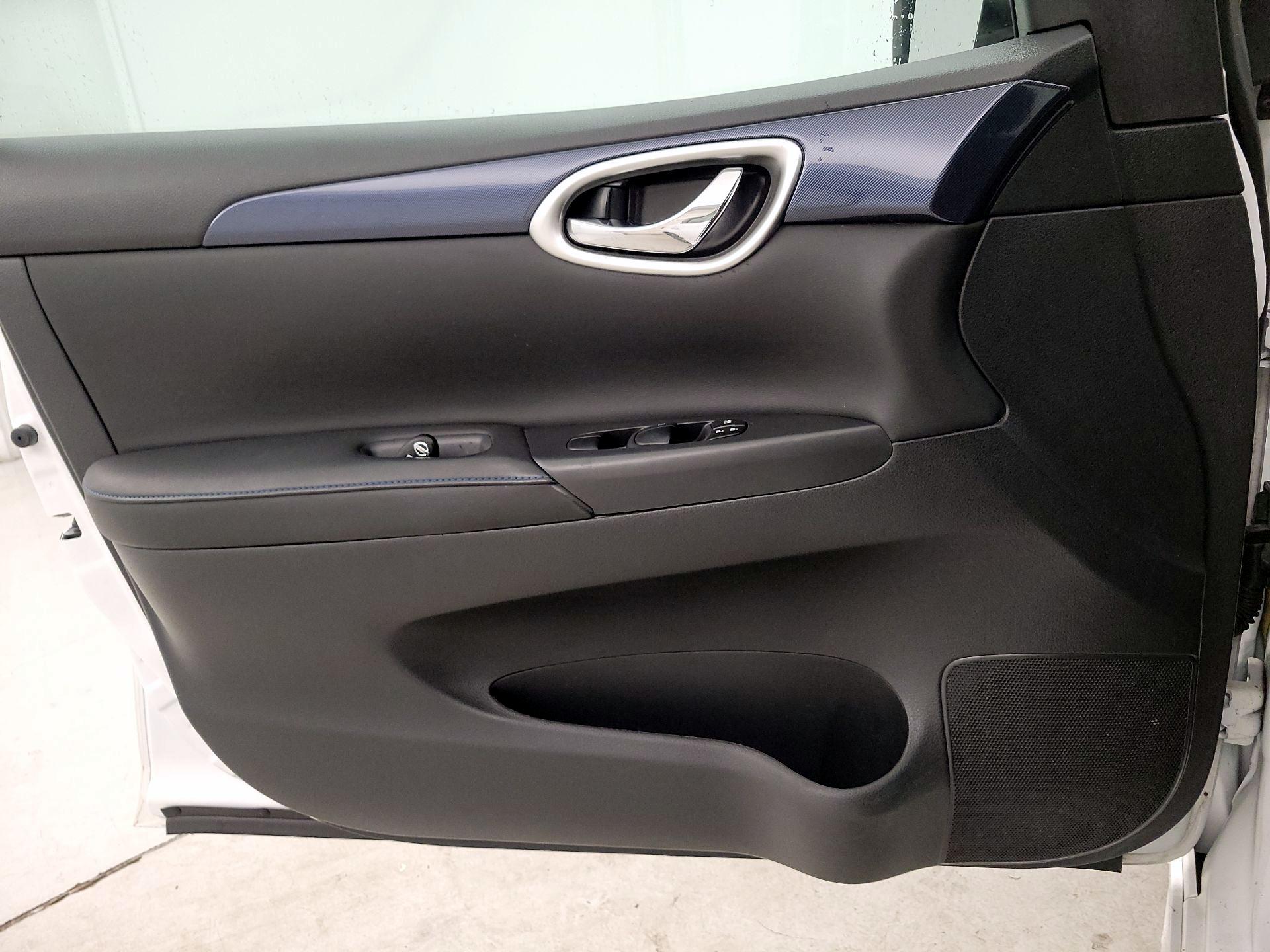 Thumbnail: 2017 Nissan Sentra - 12