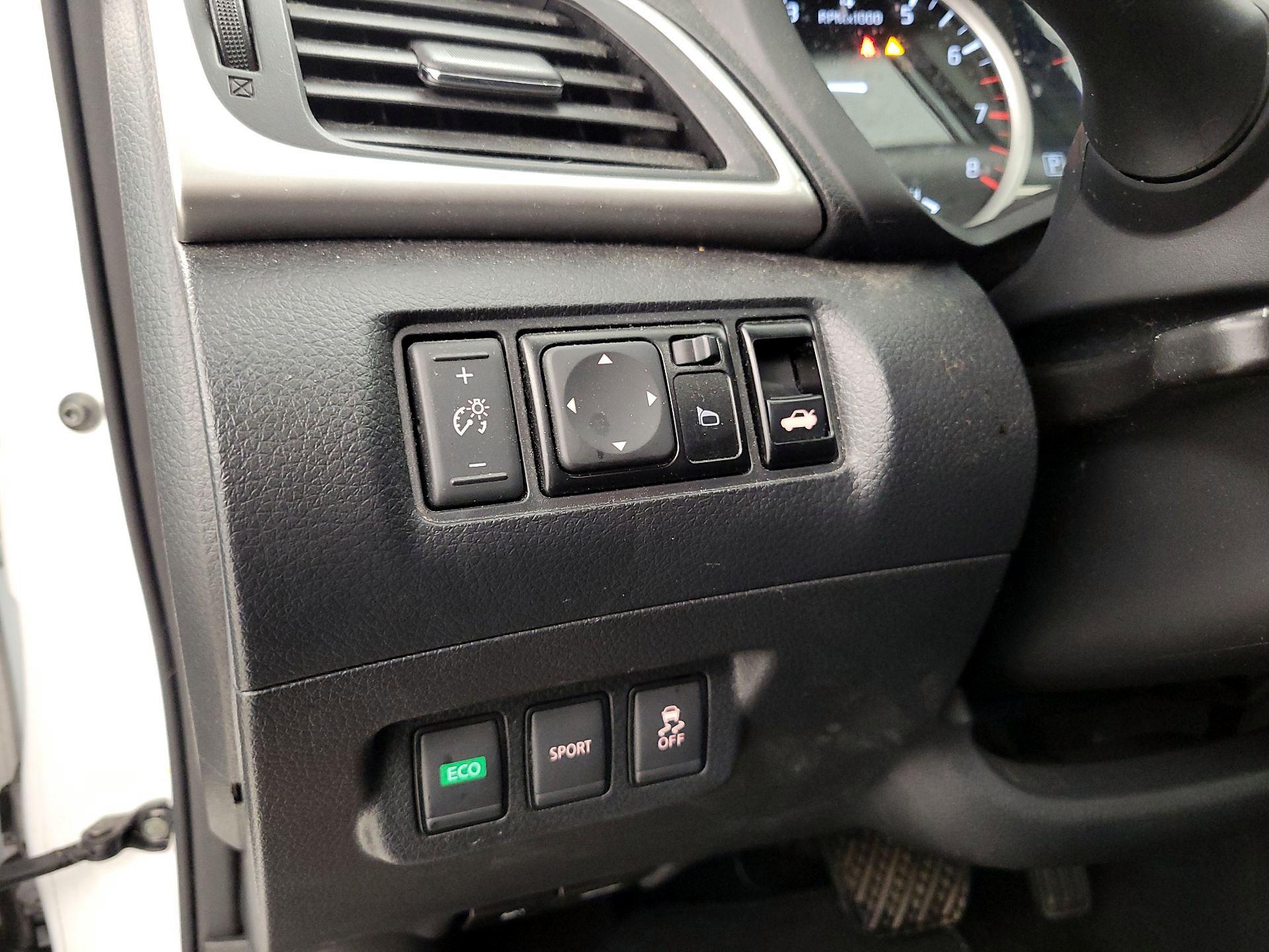 Thumbnail: 2017 Nissan Sentra - 13