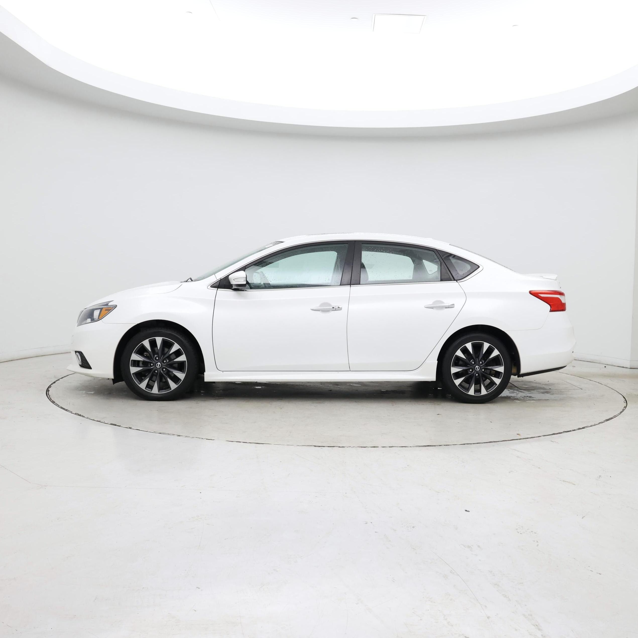 Thumbnail: 2017 Nissan Sentra - 3