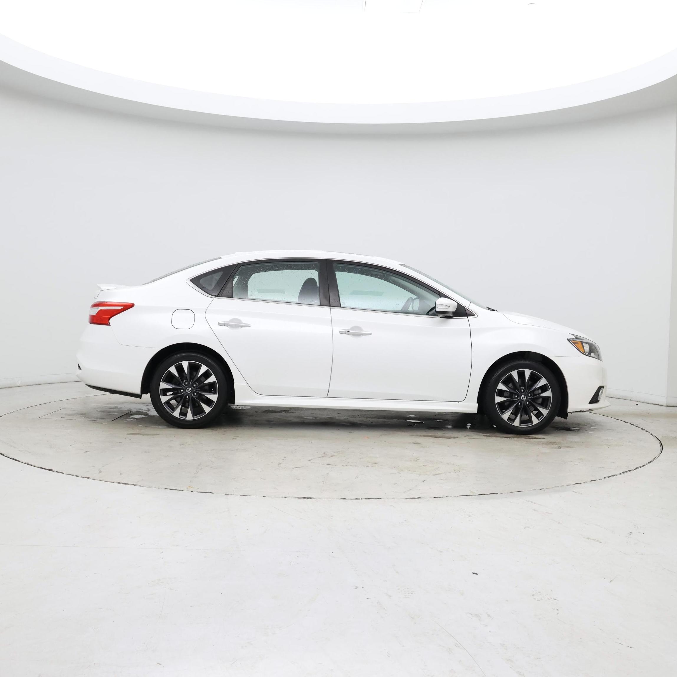 Thumbnail: 2017 Nissan Sentra - 7