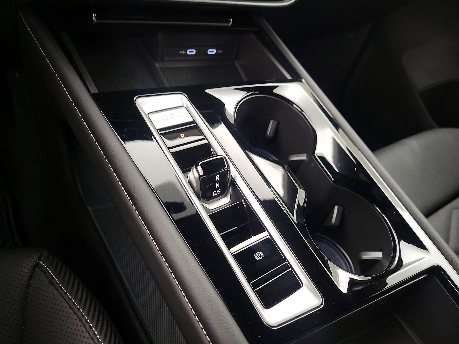 Thumbnail: 2024 Volkswagen Atlas - 17