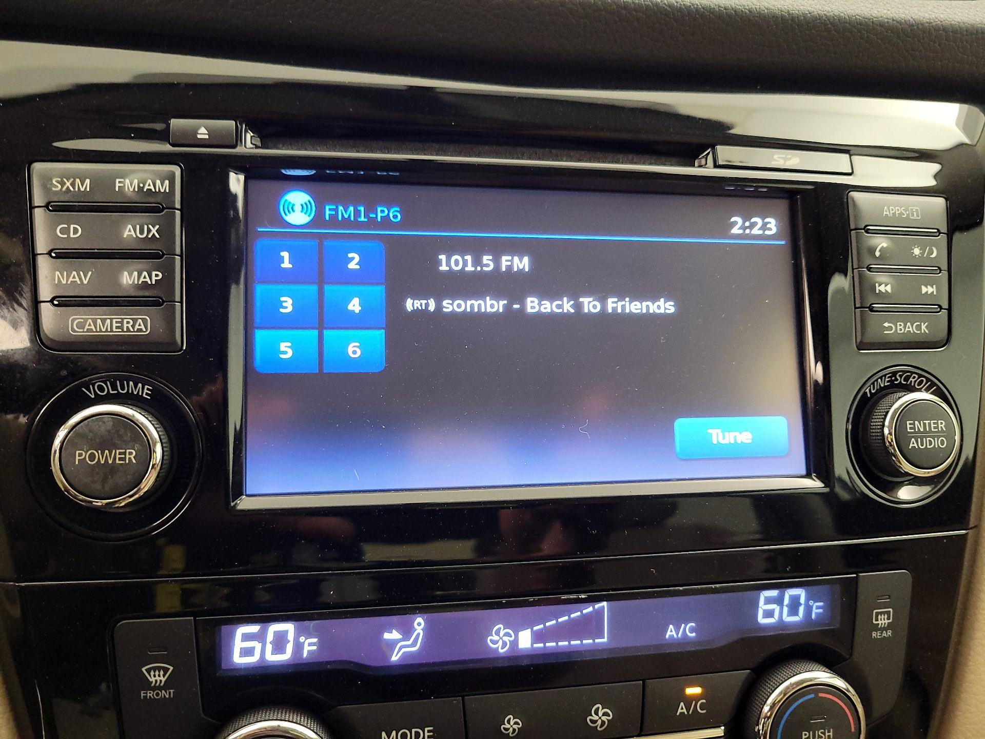 Thumbnail: 2015 Nissan Rogue - 16