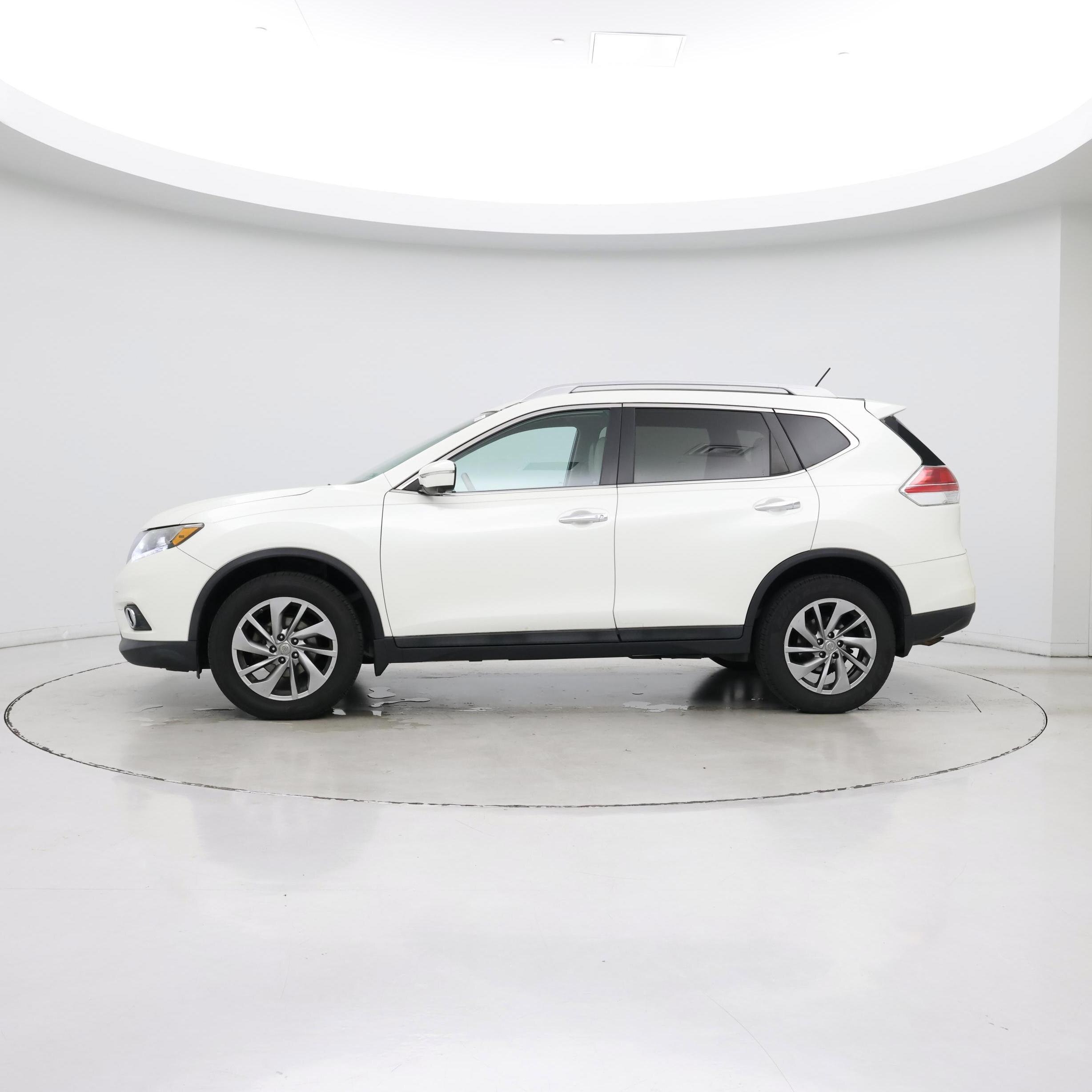 Thumbnail: 2015 Nissan Rogue - 3