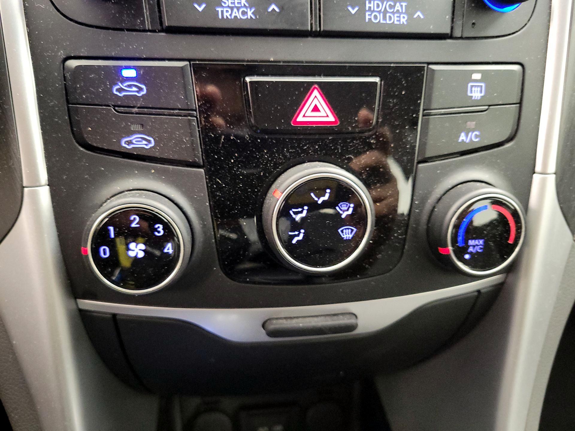 Thumbnail: 2014 Hyundai Sonata - 16