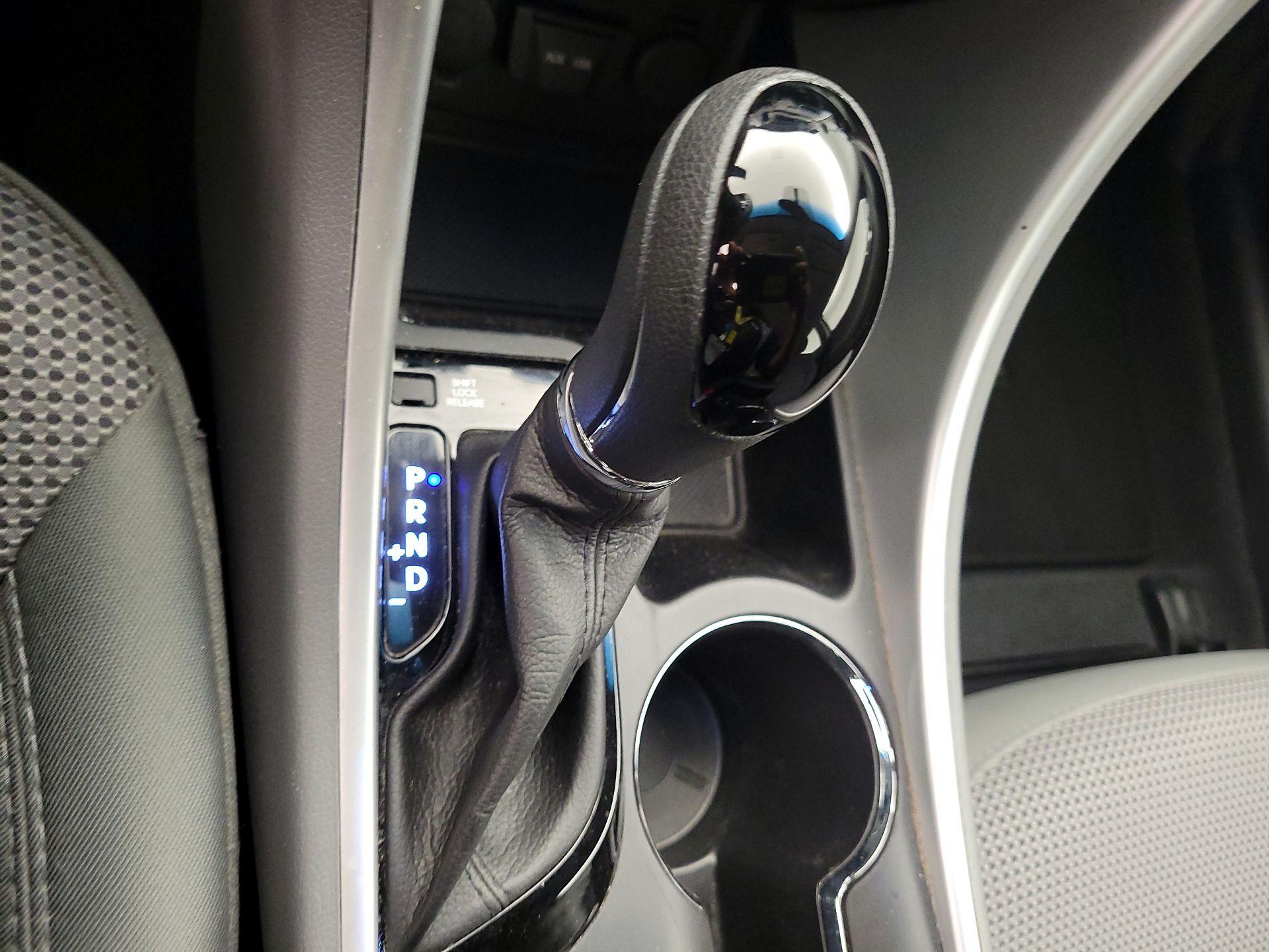 Thumbnail: 2014 Hyundai Sonata - 17