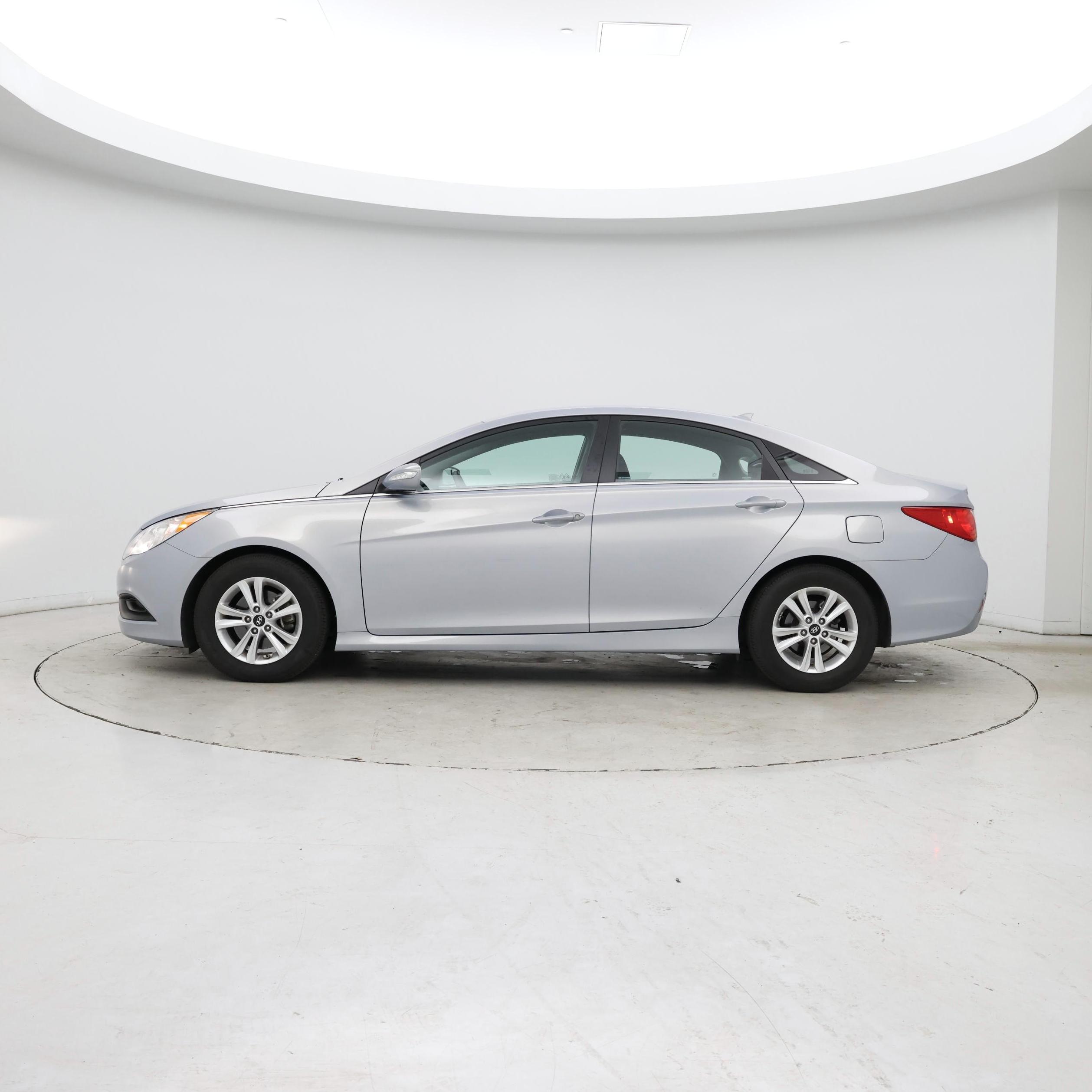 Thumbnail: 2014 Hyundai Sonata - 3