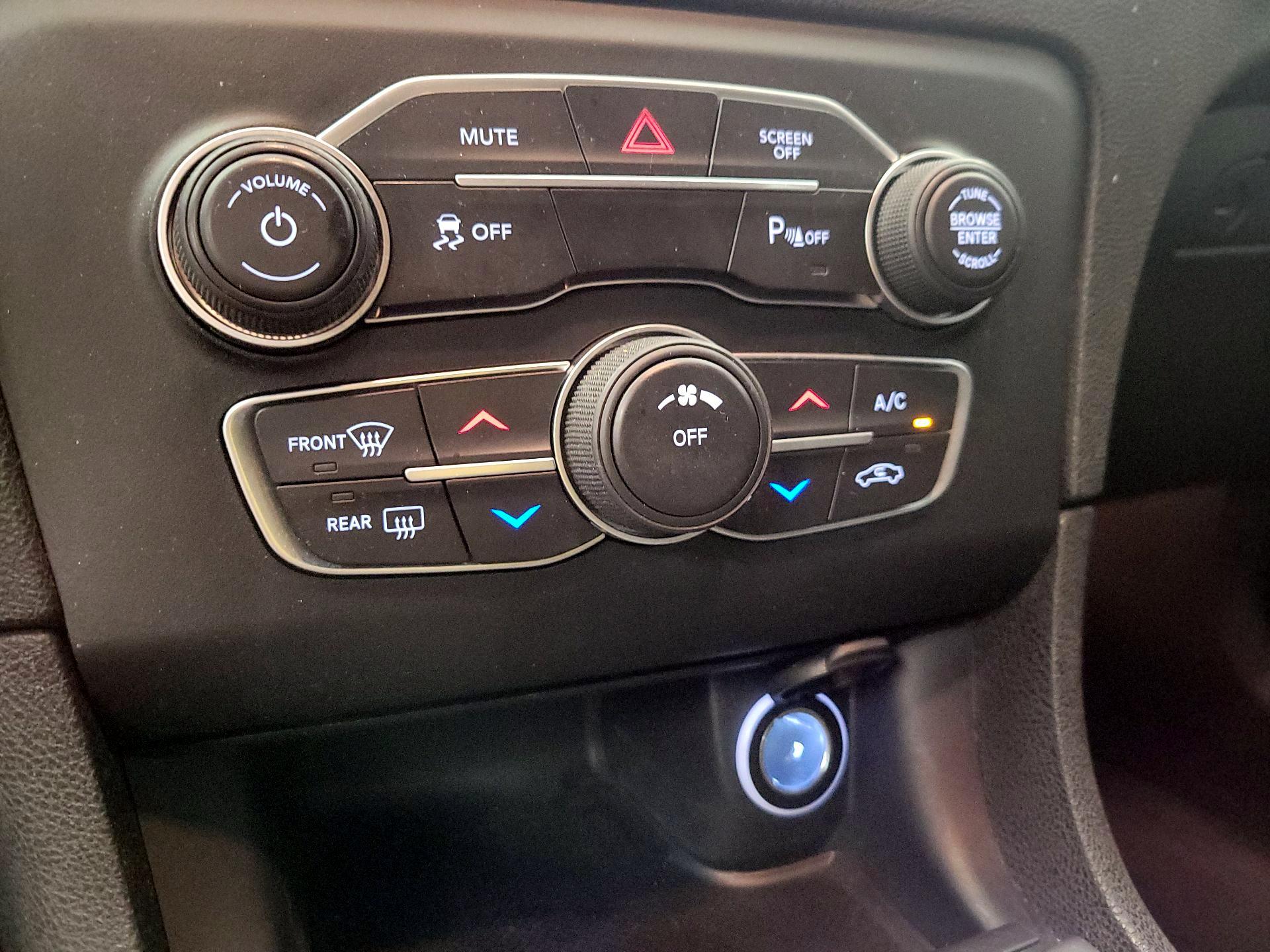 Thumbnail: 2023 Dodge Charger - 16