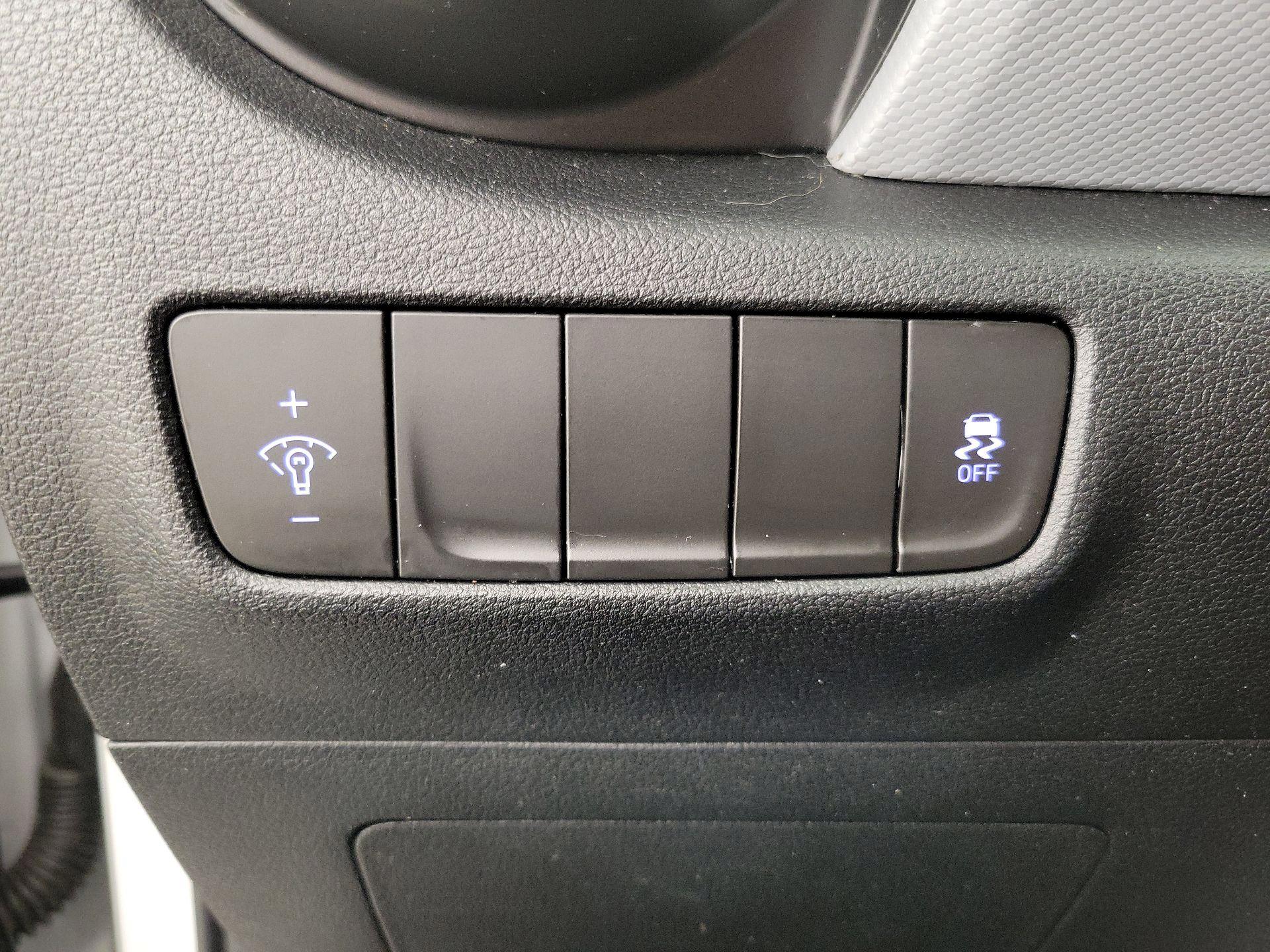 Thumbnail: 2018 Hyundai Kona - 13