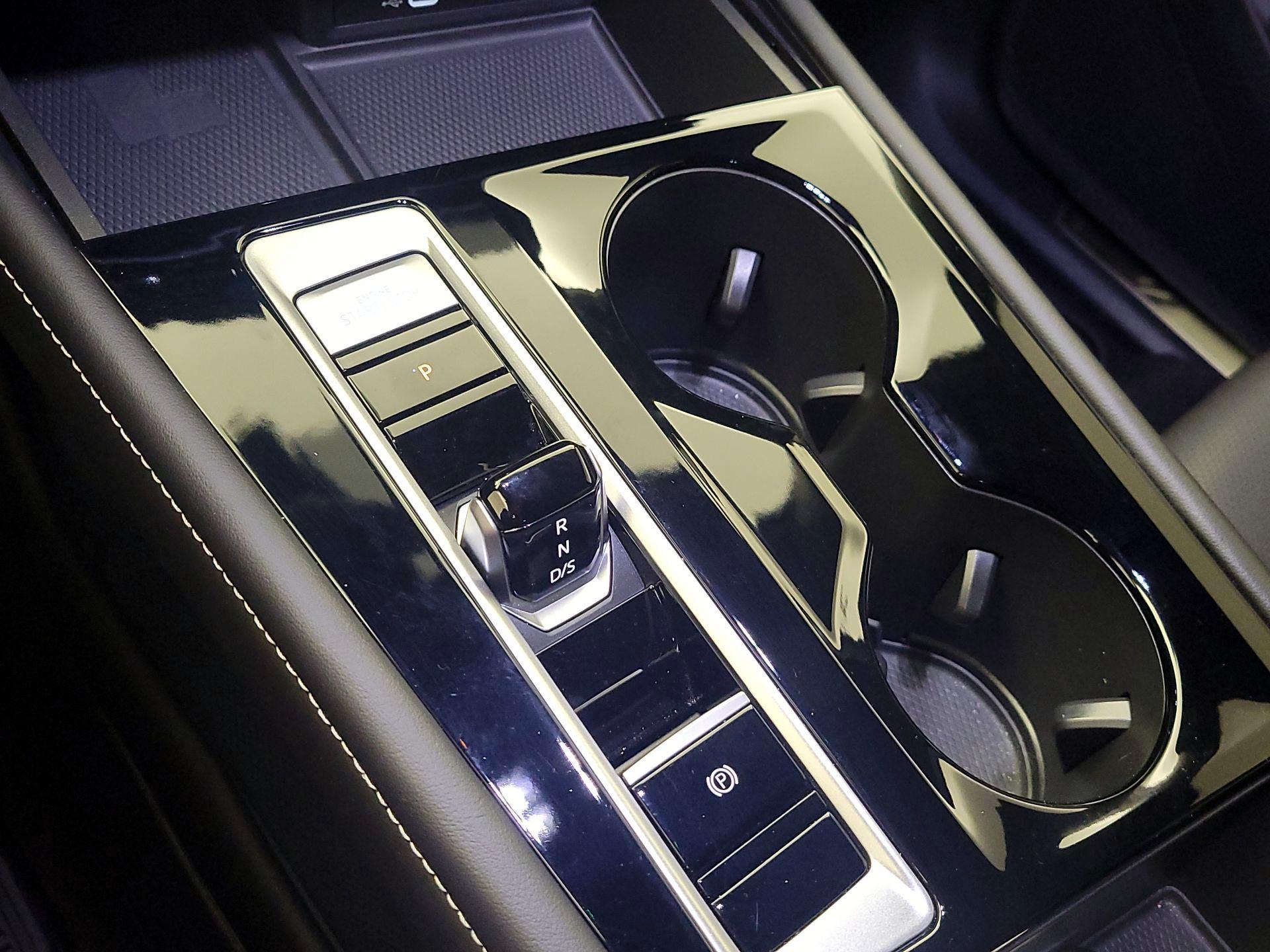 Thumbnail: 2024 Volkswagen Atlas - 17