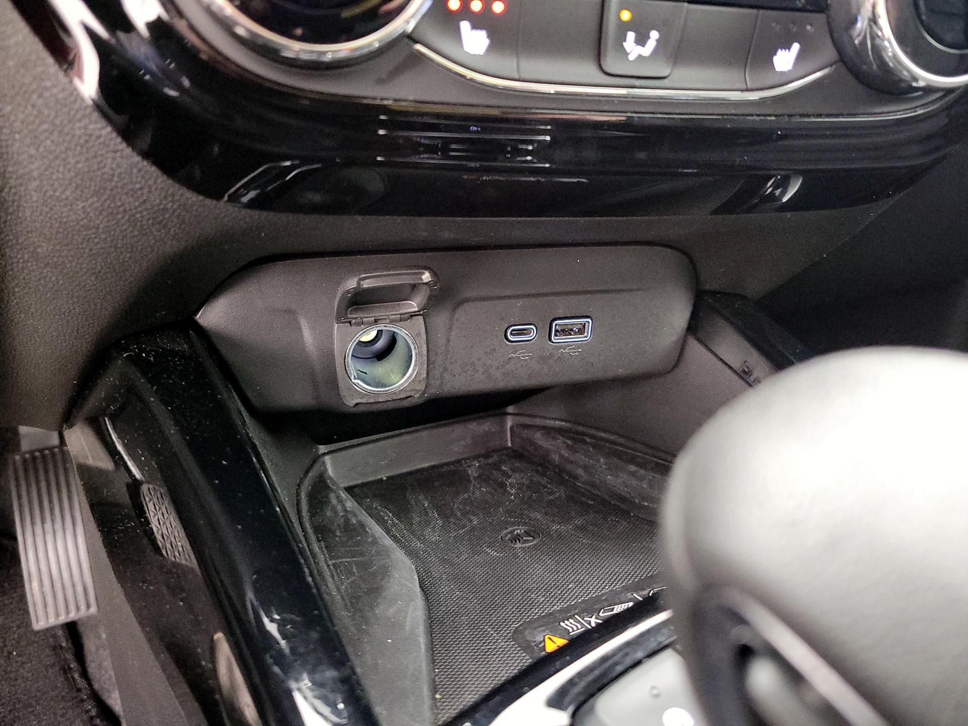 Thumbnail: 2025 Chevrolet Trax - 18