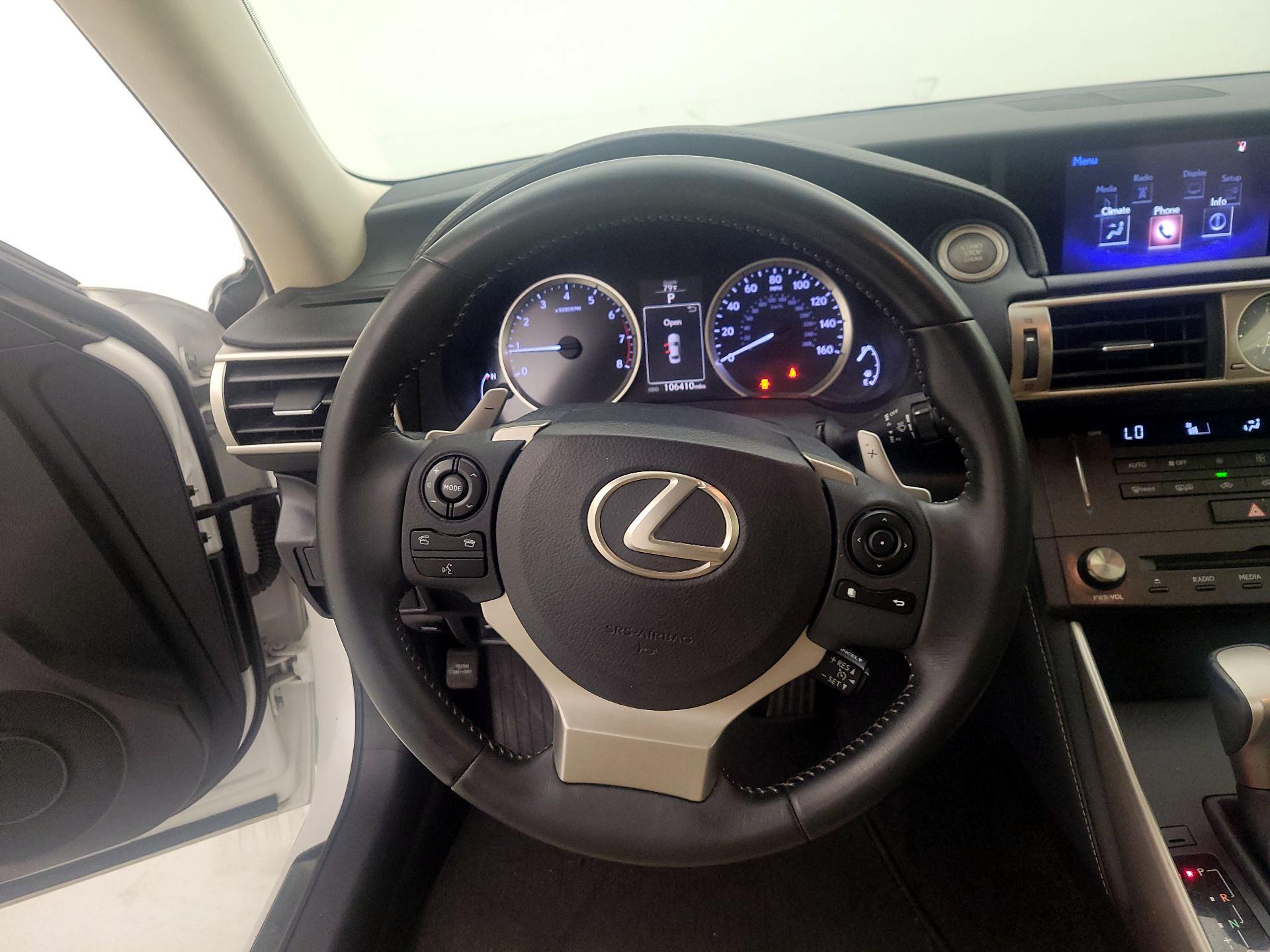 Thumbnail: 2015 Lexus IS - 10