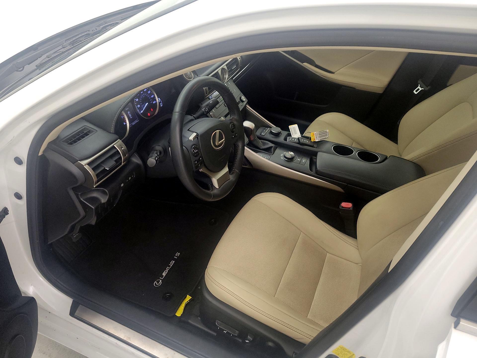 Thumbnail: 2015 Lexus IS - 11