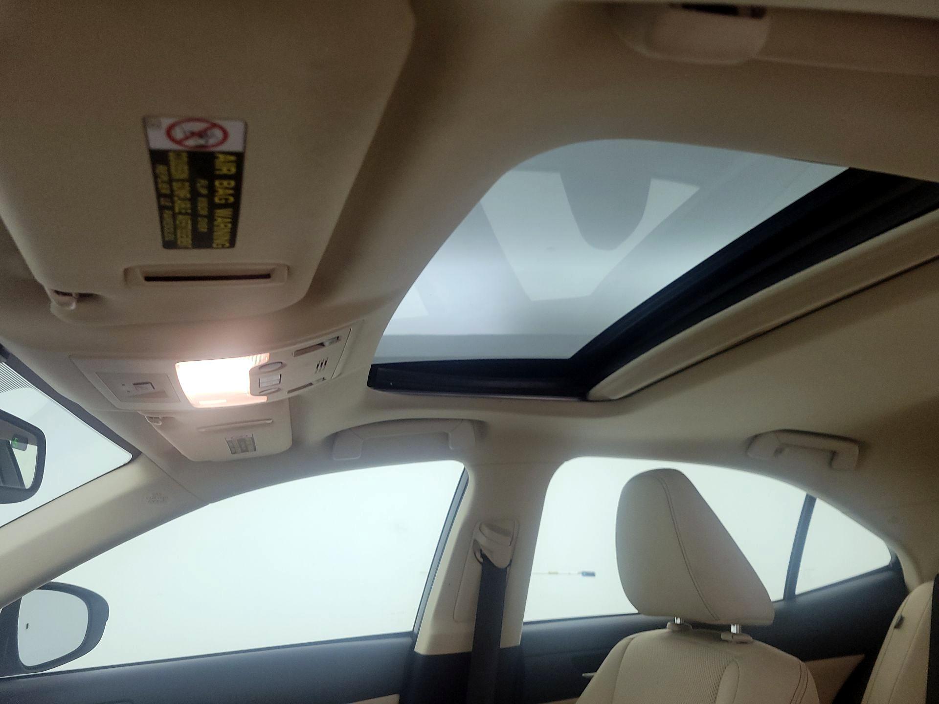 Thumbnail: 2015 Lexus IS - 19