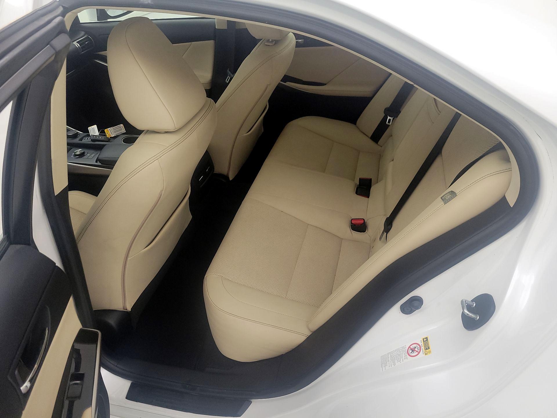 Thumbnail: 2015 Lexus IS - 20