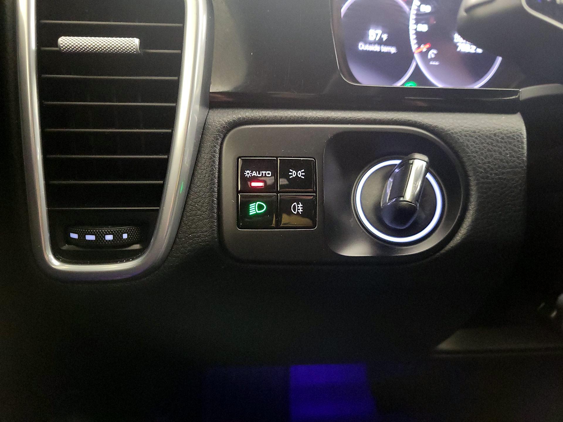 Thumbnail: 2020 Porsche Cayenne - 13