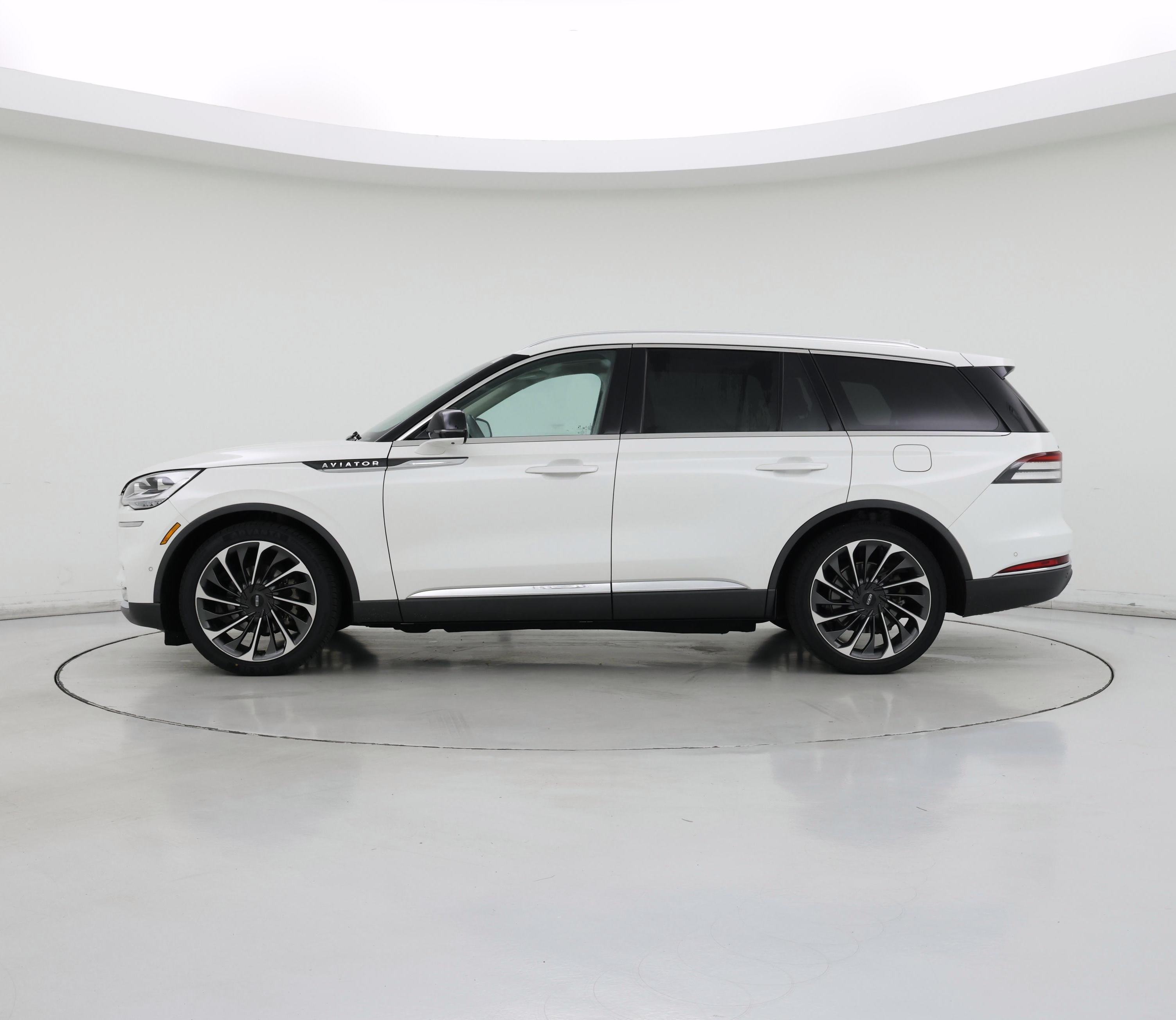 Thumbnail: 2021 Lincoln Aviator - 3