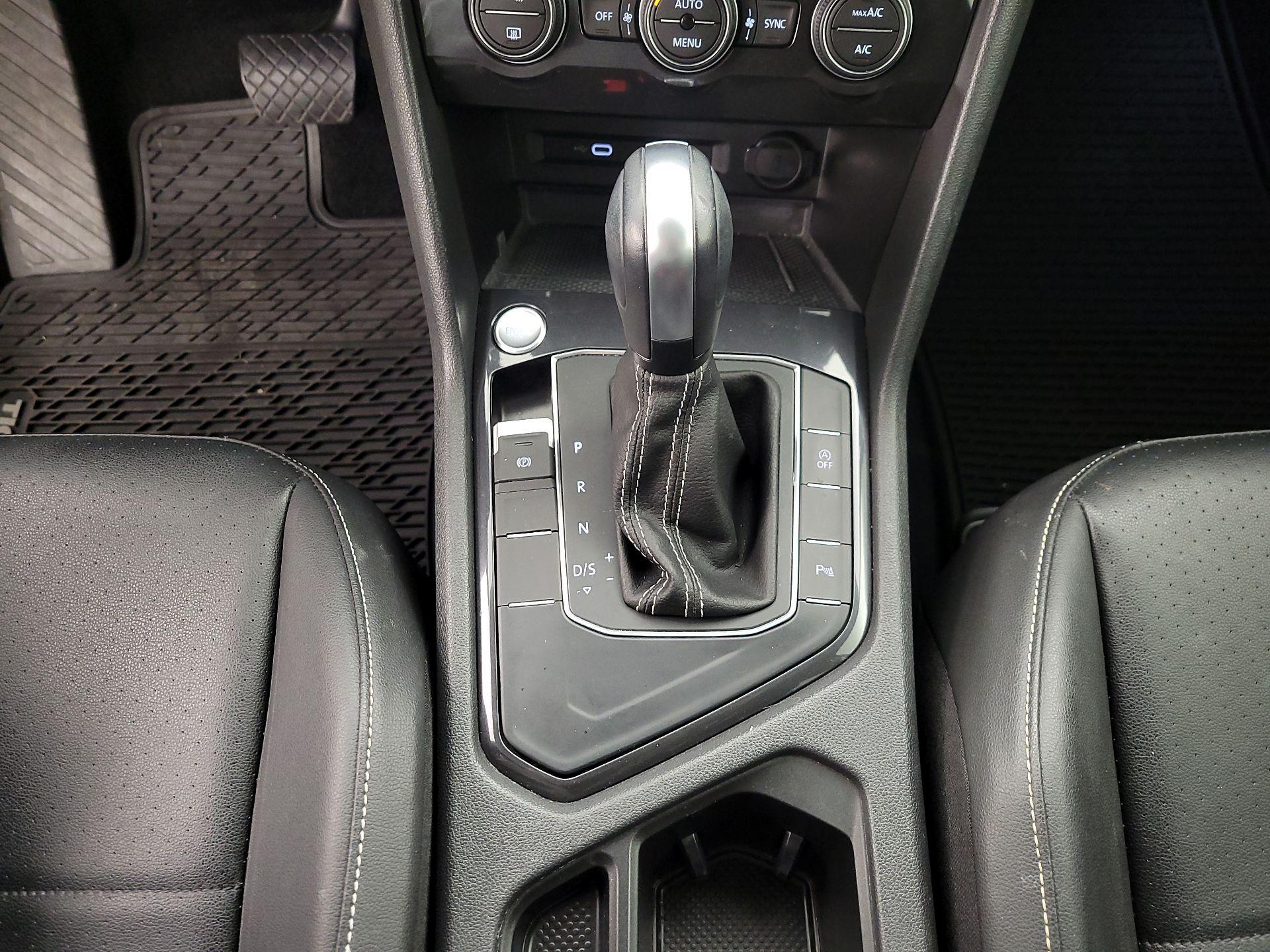 Thumbnail: 2021 Volkswagen Tiguan - 17