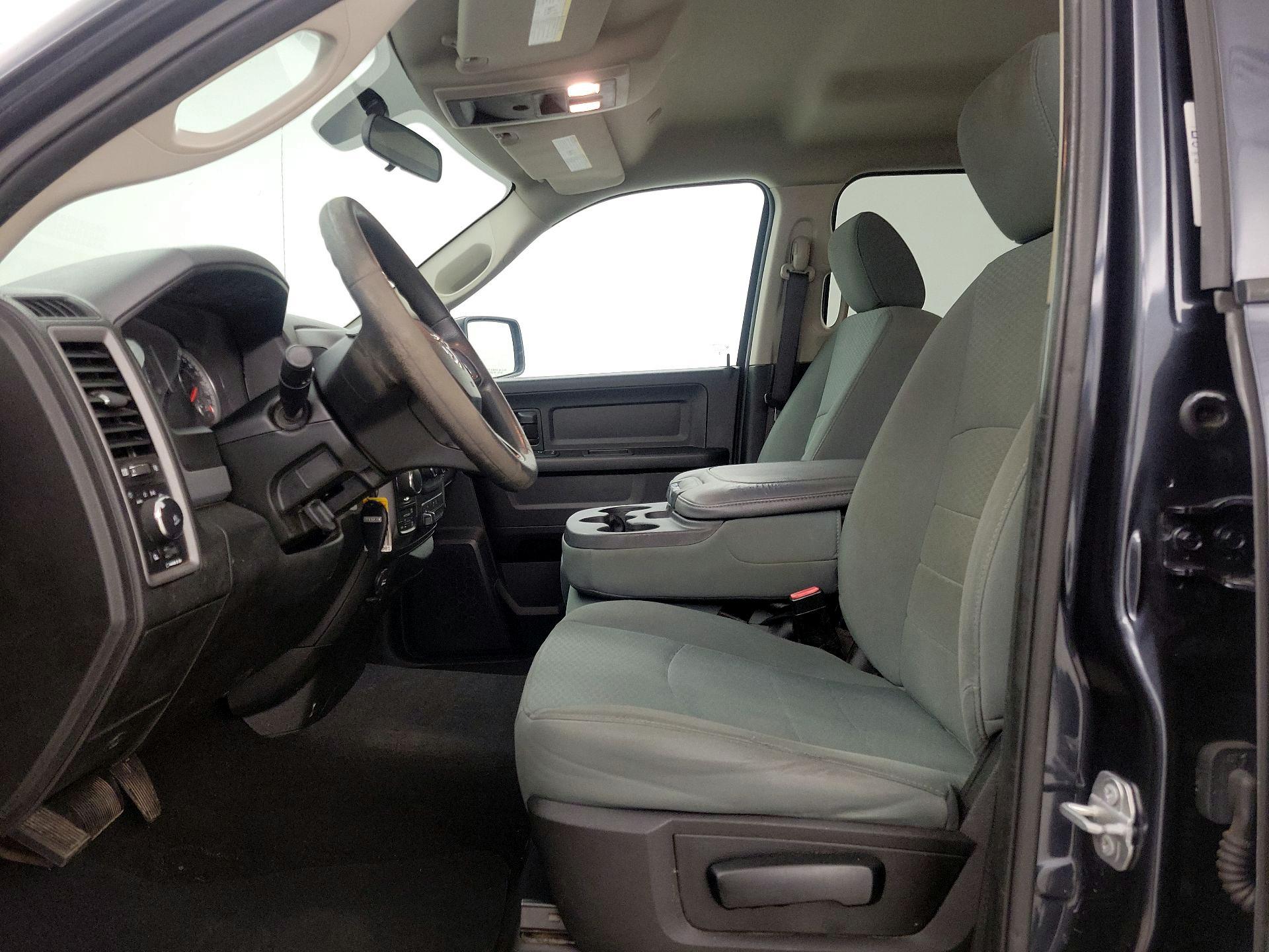 Thumbnail: 2019 RAM 1500 Classic - 11