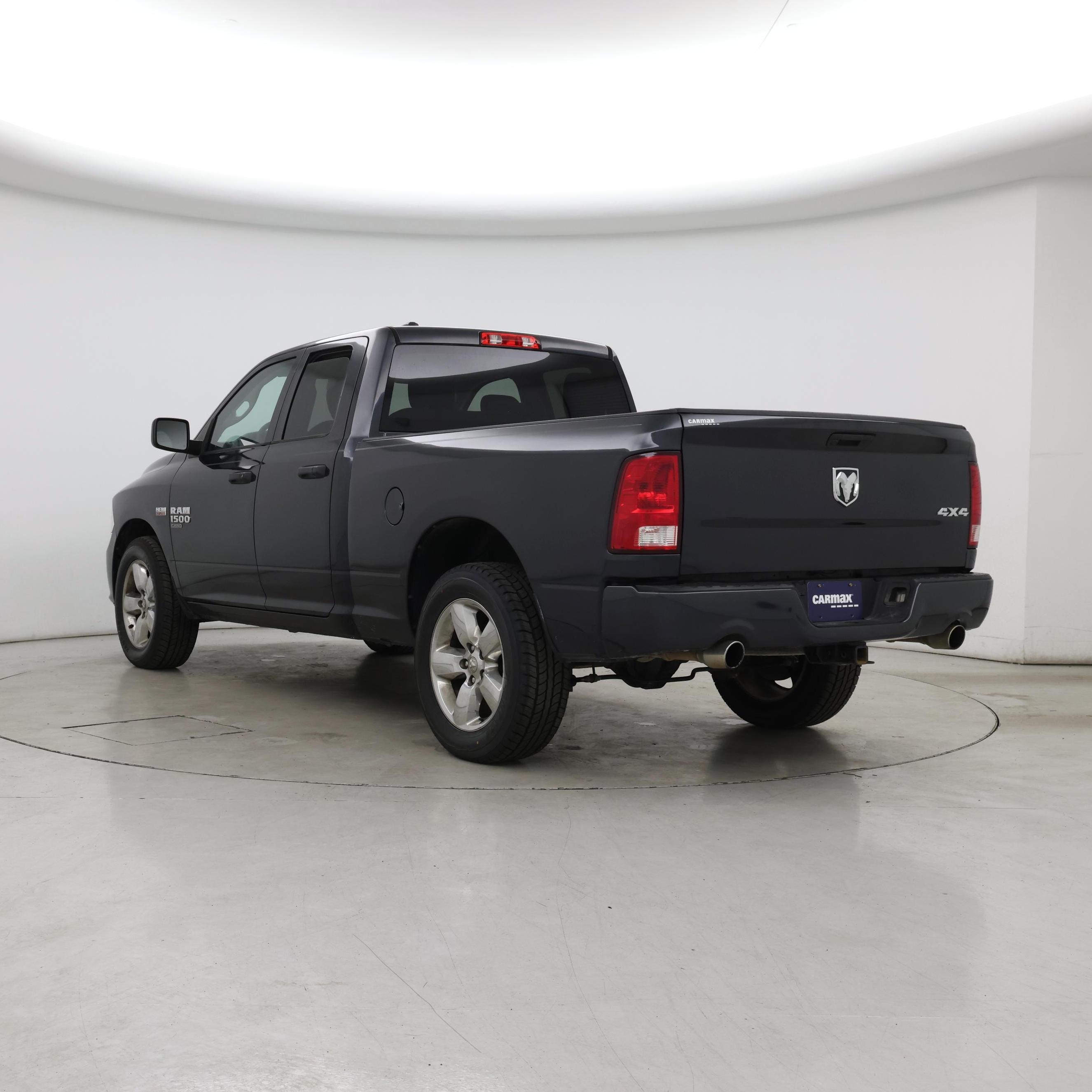 Thumbnail: 2019 RAM 1500 Classic - 2