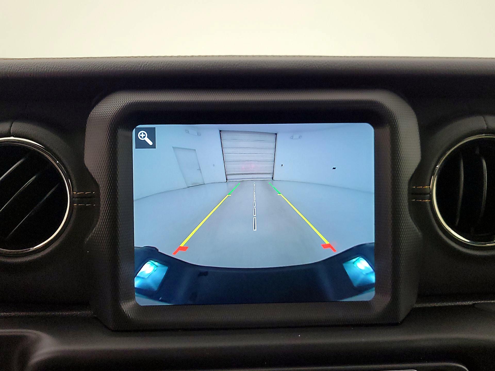 Thumbnail: 2021 Jeep Gladiator - 15