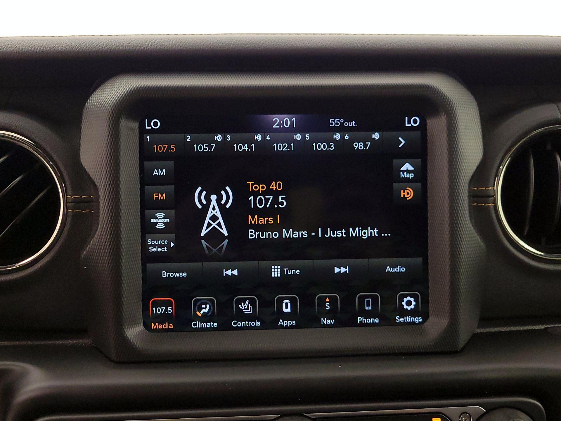 Thumbnail: 2021 Jeep Gladiator - 16