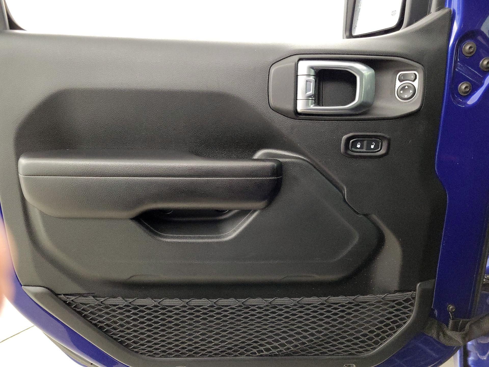 Thumbnail: 2018 Jeep Wrangler - 12