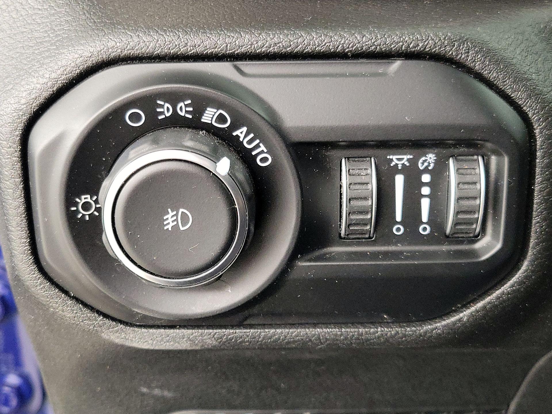 Thumbnail: 2018 Jeep Wrangler - 13