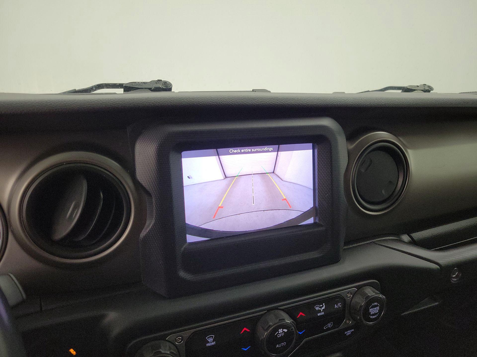 Thumbnail: 2018 Jeep Wrangler - 14