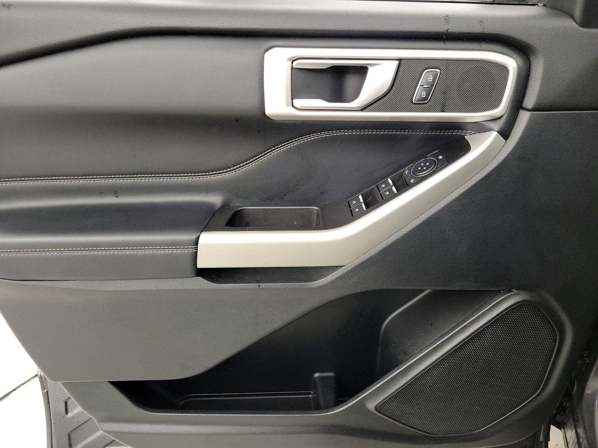 Thumbnail: 2020 Ford Explorer - 12