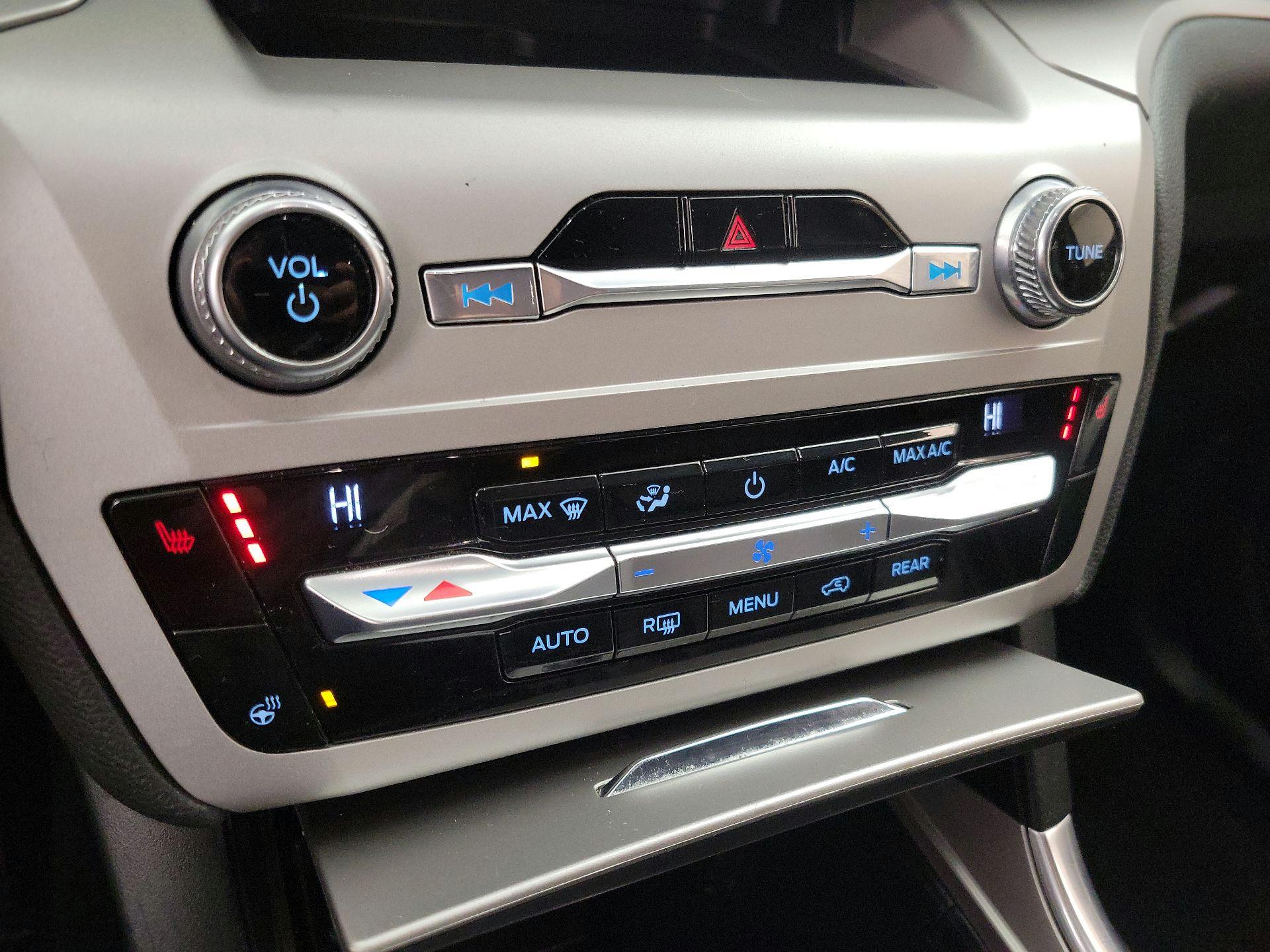 Thumbnail: 2020 Ford Explorer - 17