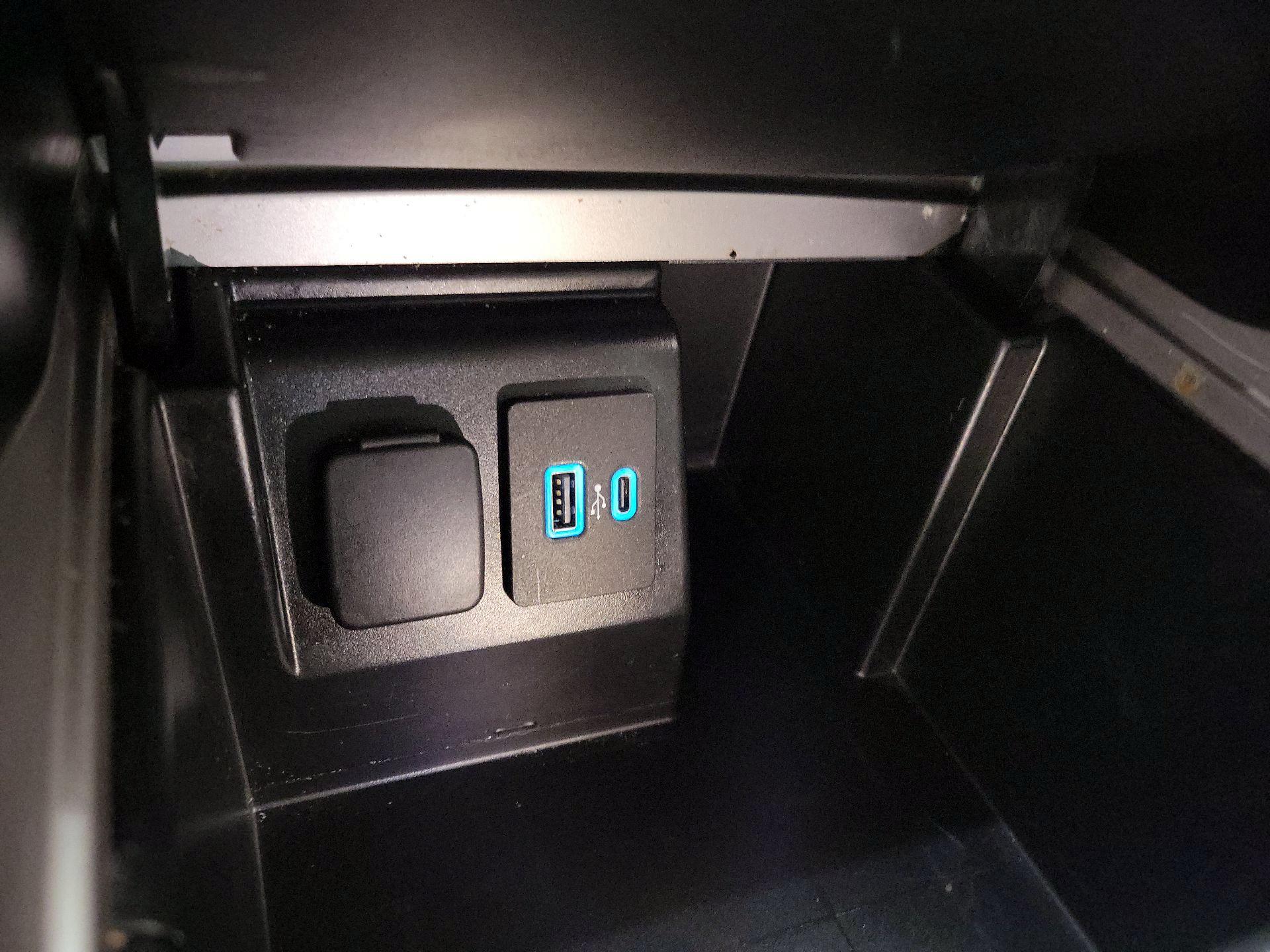 Thumbnail: 2020 Ford Explorer - 19