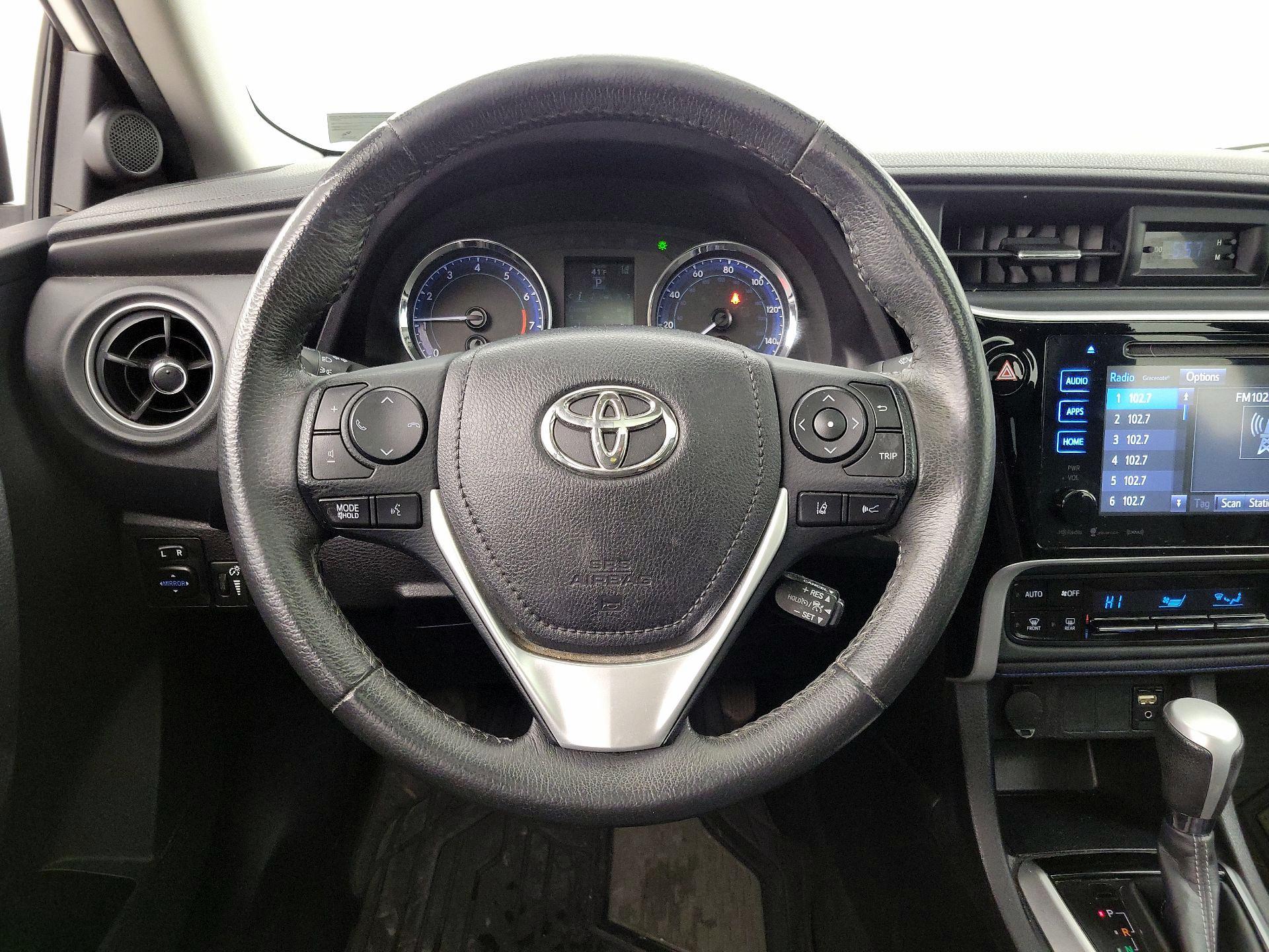 Thumbnail: 2017 Toyota Corolla - 10