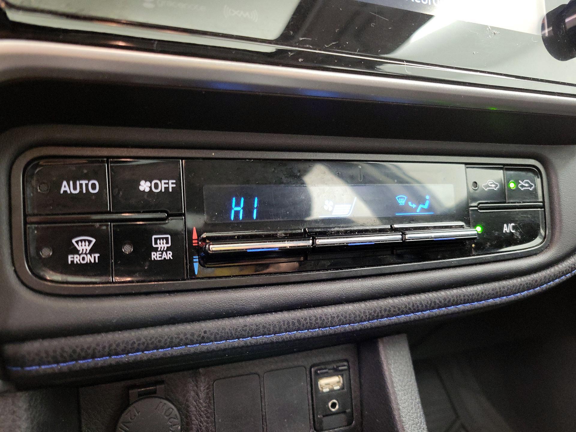 Thumbnail: 2017 Toyota Corolla - 16