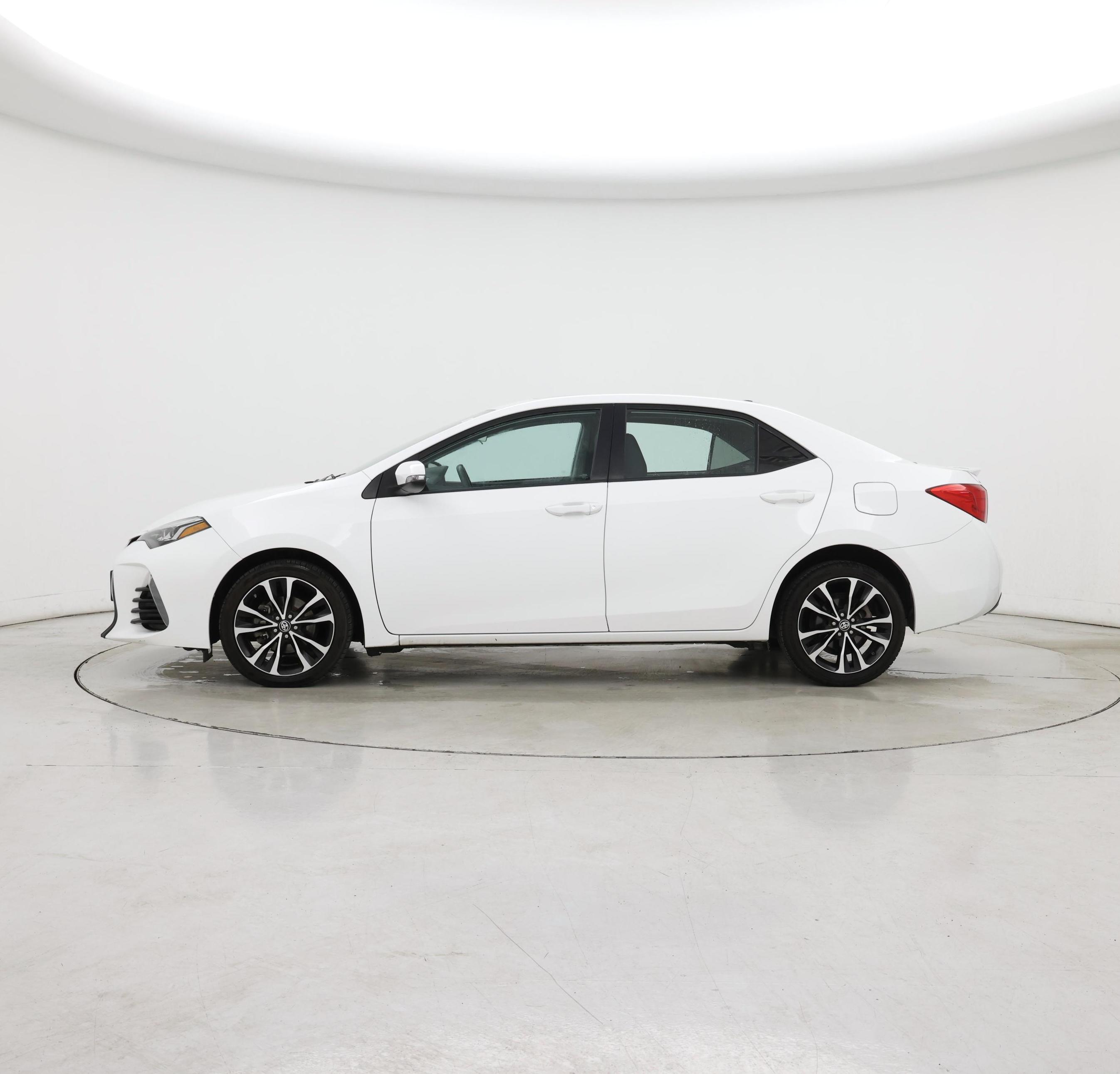 Thumbnail: 2017 Toyota Corolla - 3