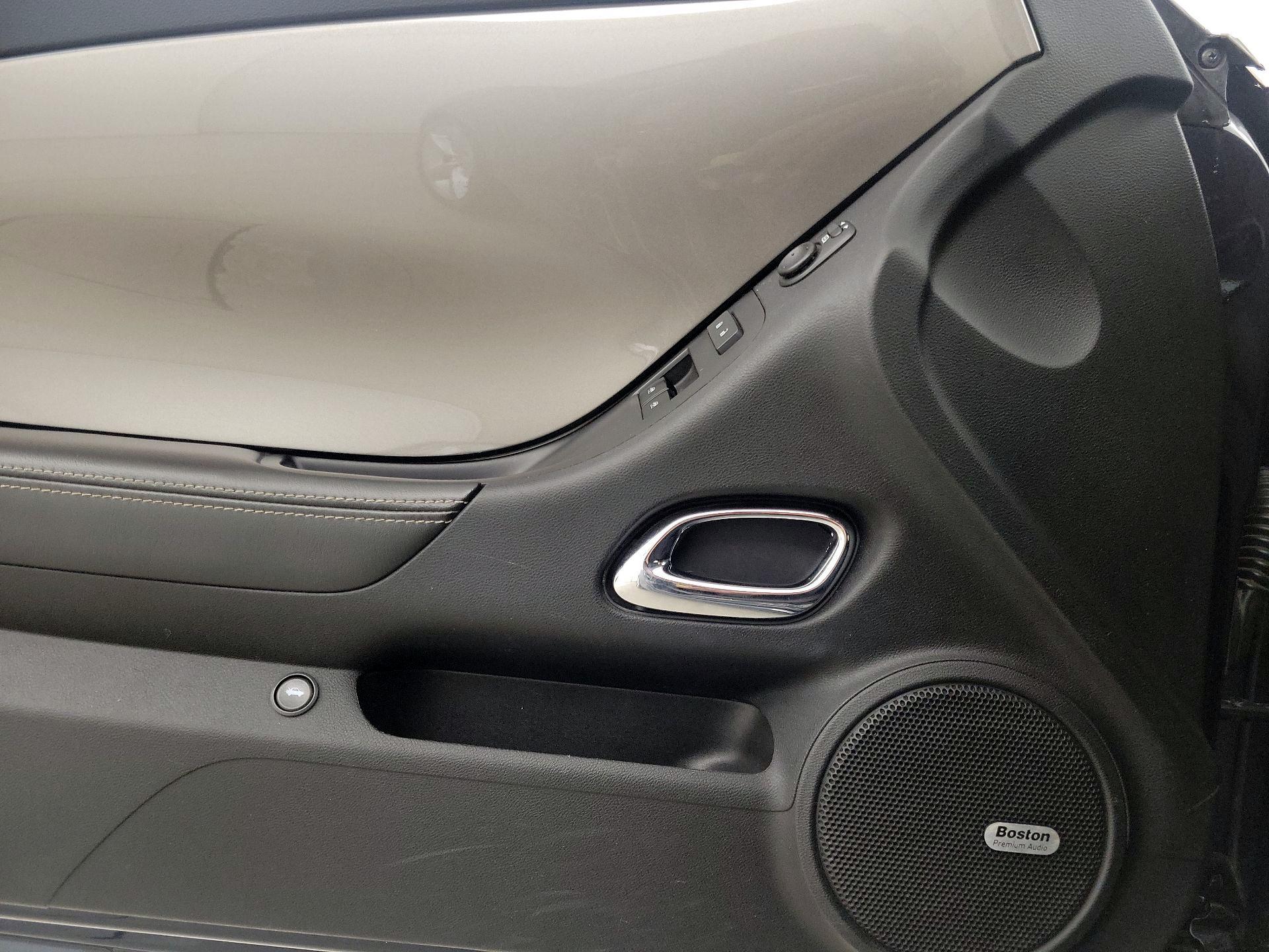 Thumbnail: 2014 Chevrolet Camaro - 12