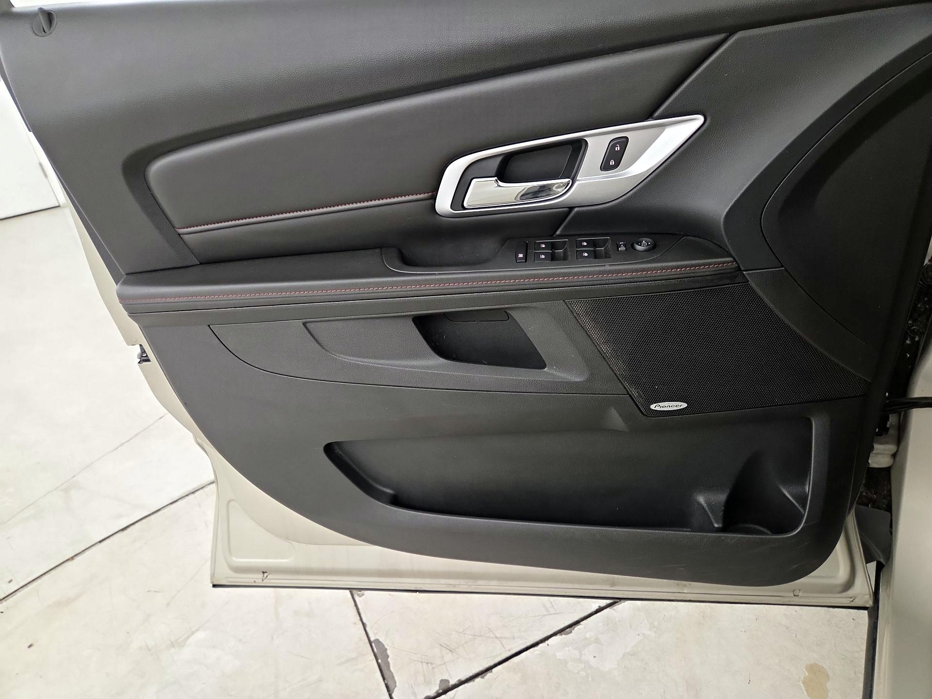 Thumbnail: 2015 GMC Terrain - 12