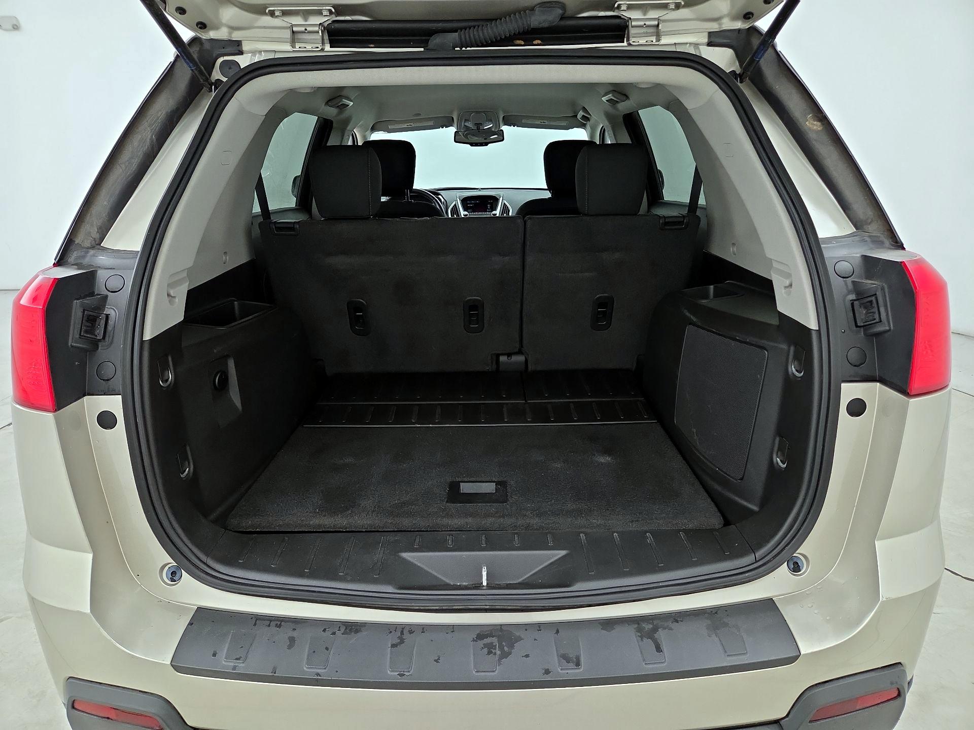 Thumbnail: 2015 GMC Terrain - 19