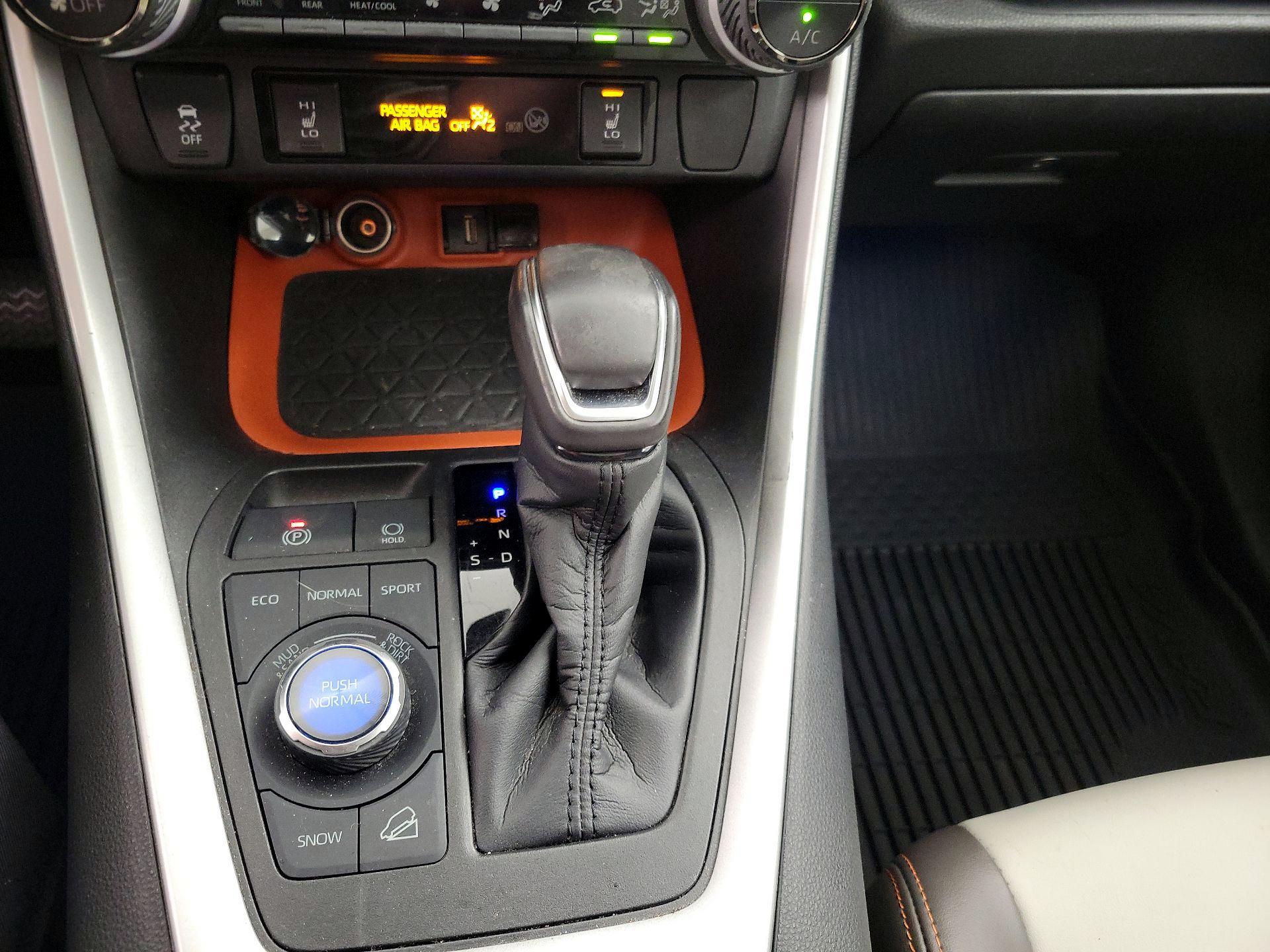 Thumbnail: 2022 Toyota RAV4 - 17