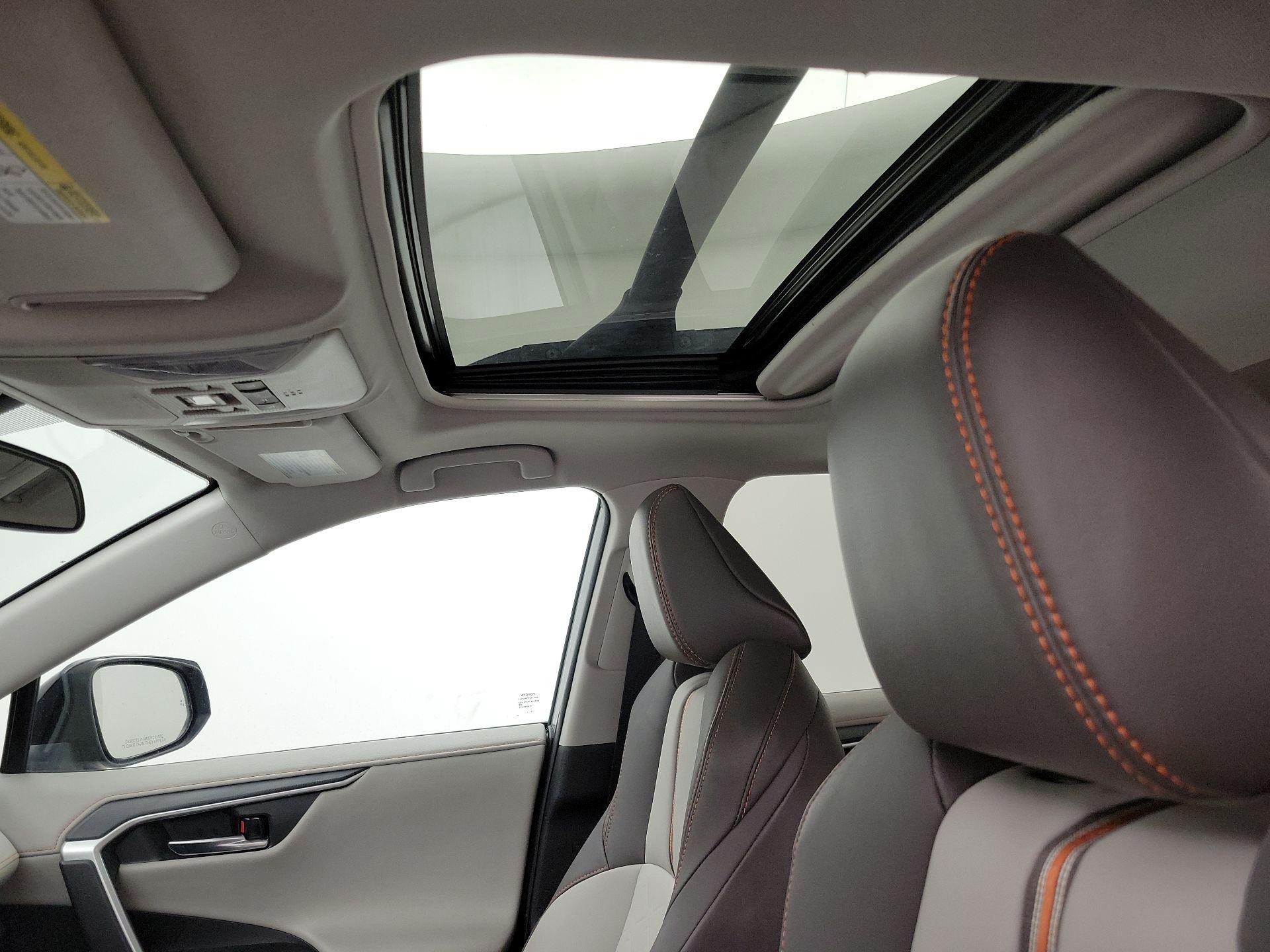 Thumbnail: 2022 Toyota RAV4 - 19