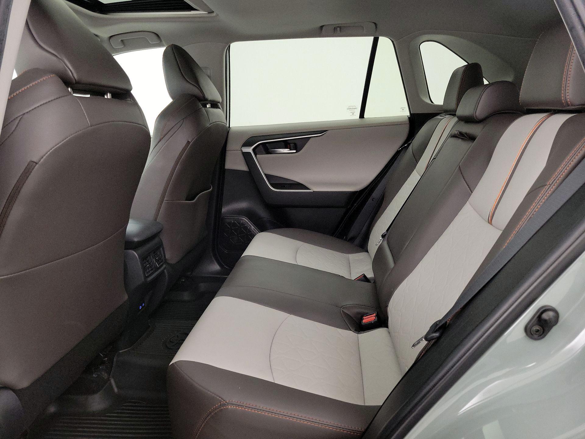 Thumbnail: 2022 Toyota RAV4 - 20